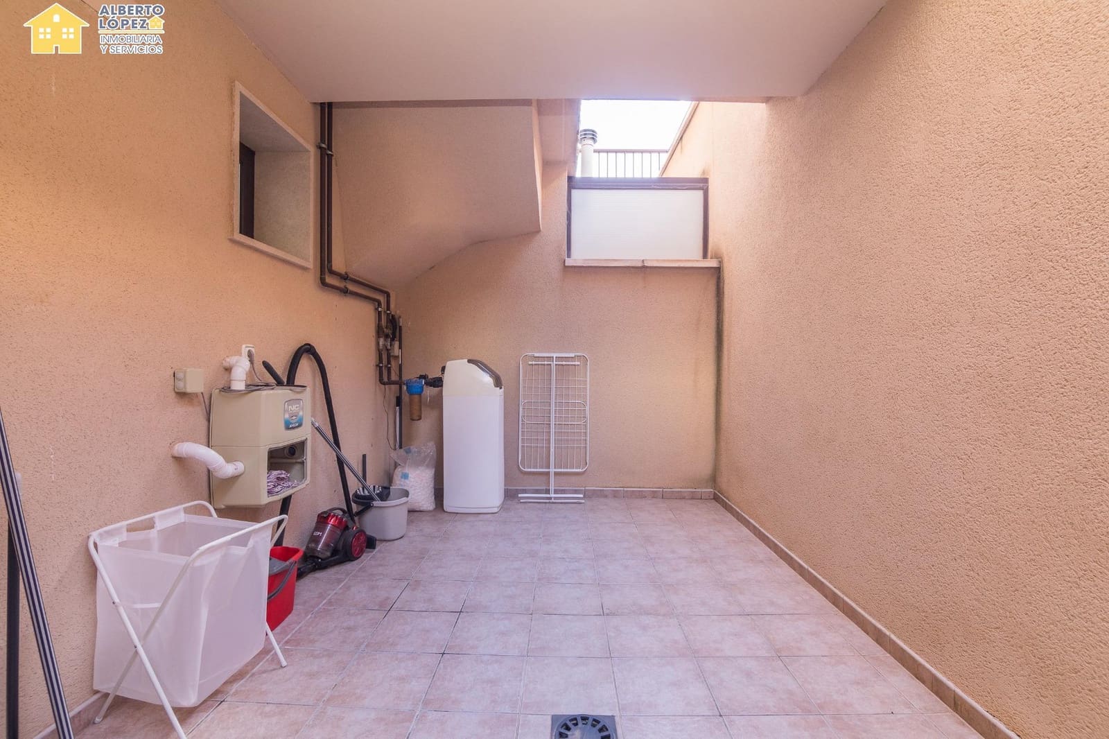 3 quarto Bungalow para venda em Arenales del Sol com piscina garagem - 425 000 € (Ref: 9367668)