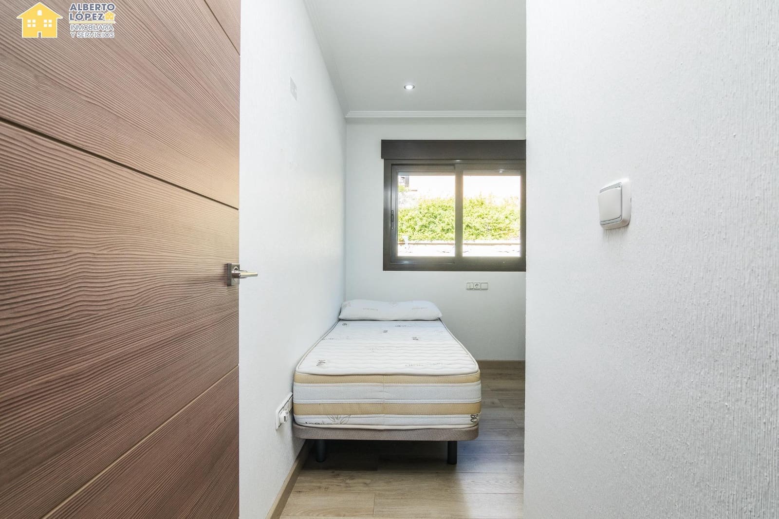 3 quarto Bungalow para venda em Arenales del Sol com piscina garagem - 425 000 € (Ref: 9367668)