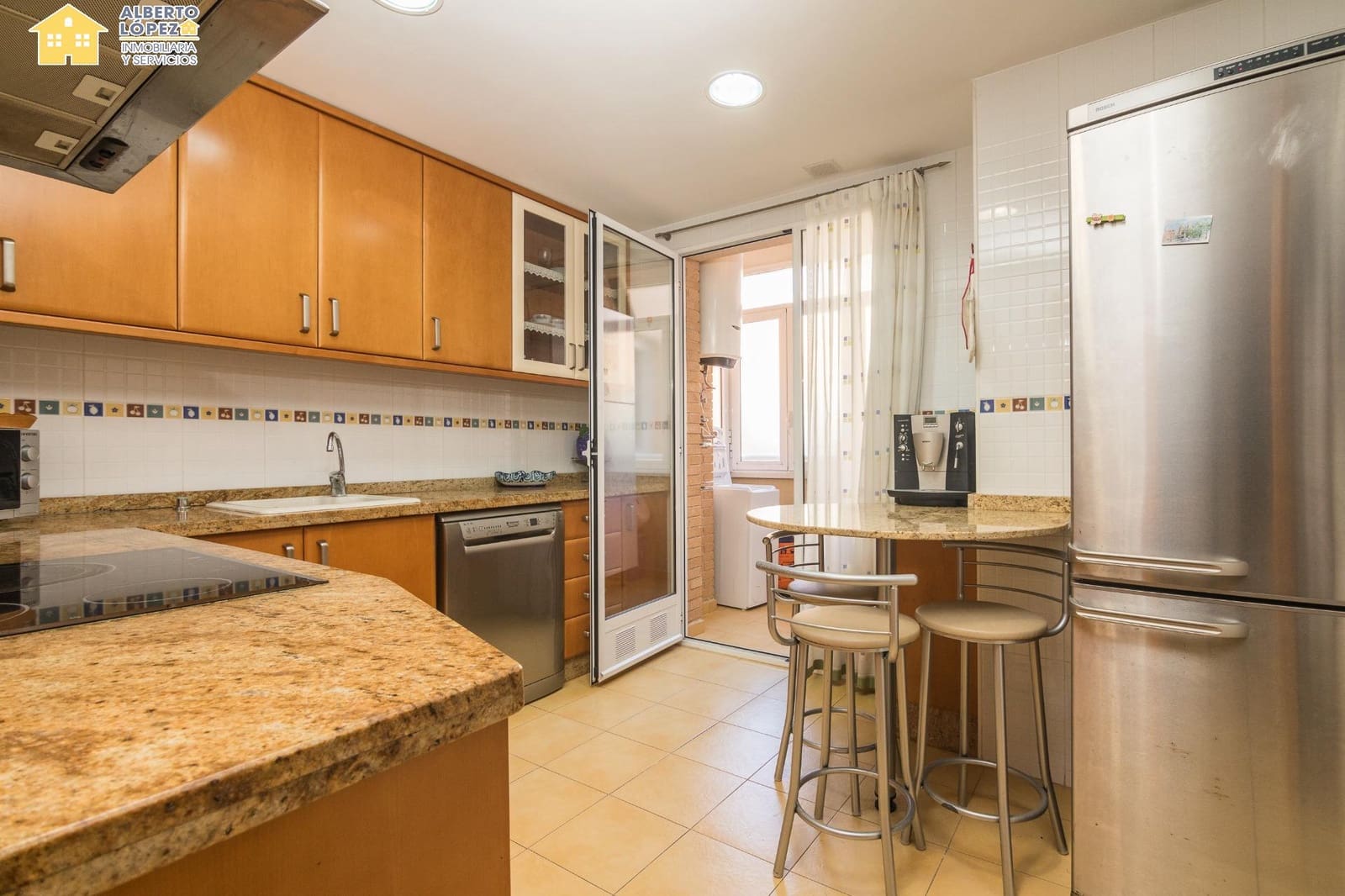 3 soverom Leilighet til salgs i Alicante by med svømmebasseng garasje - € 320 000 (Ref: 9398590)