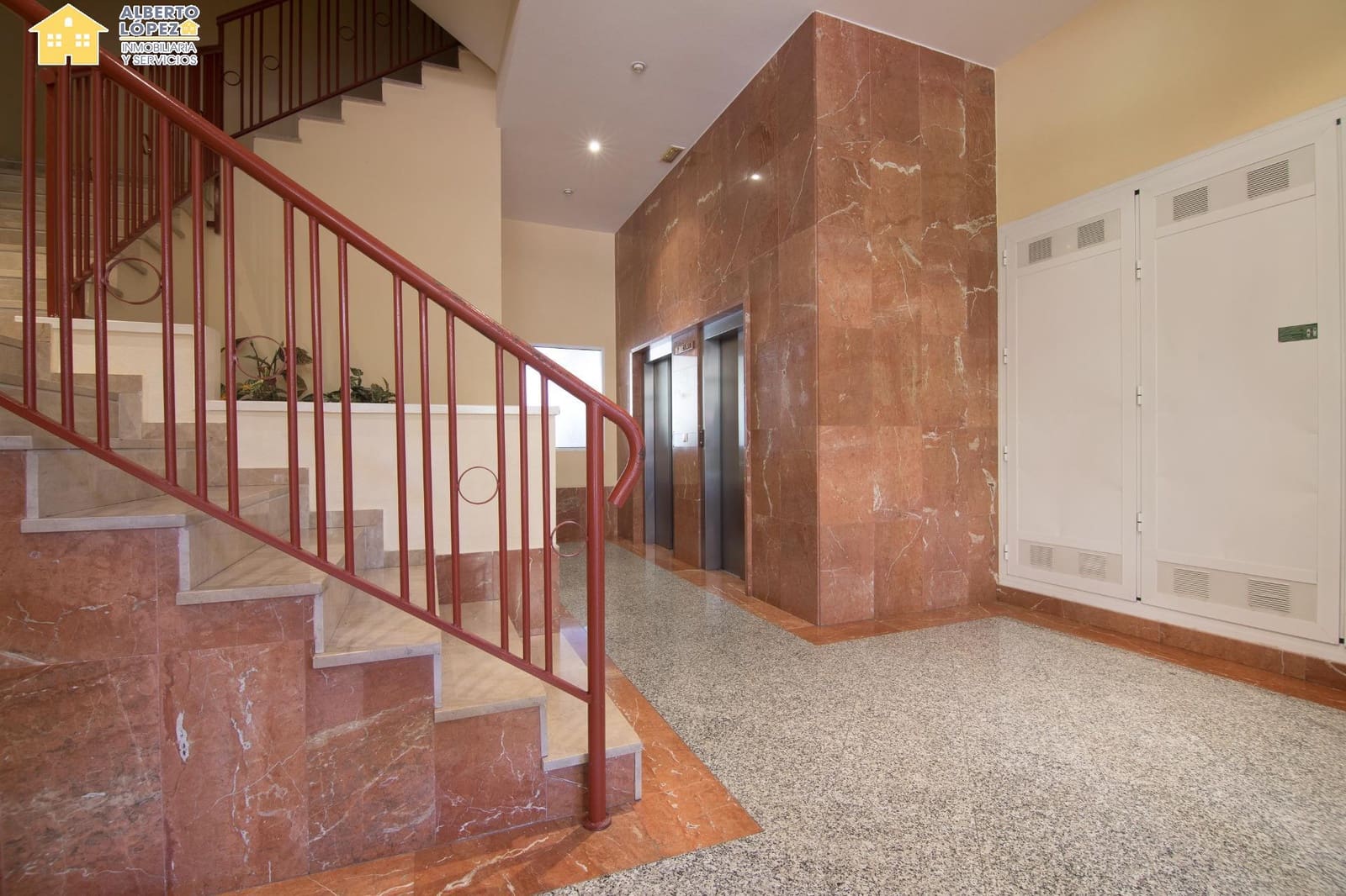 3 soverom Leilighet til salgs i Alicante by med svømmebasseng garasje - € 320 000 (Ref: 9398590)