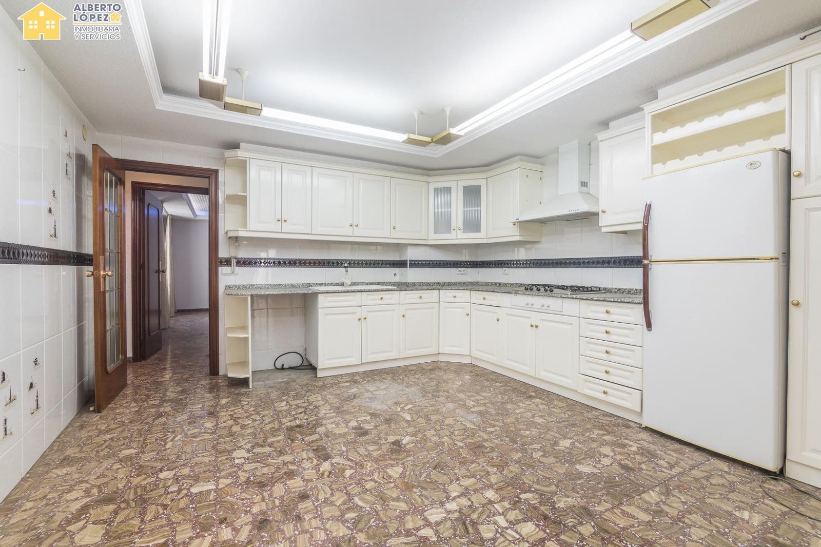 5 sypialnia Penthouse na sprzedaż w Elche / Elx - 390 000 € (Ref: 9398591)