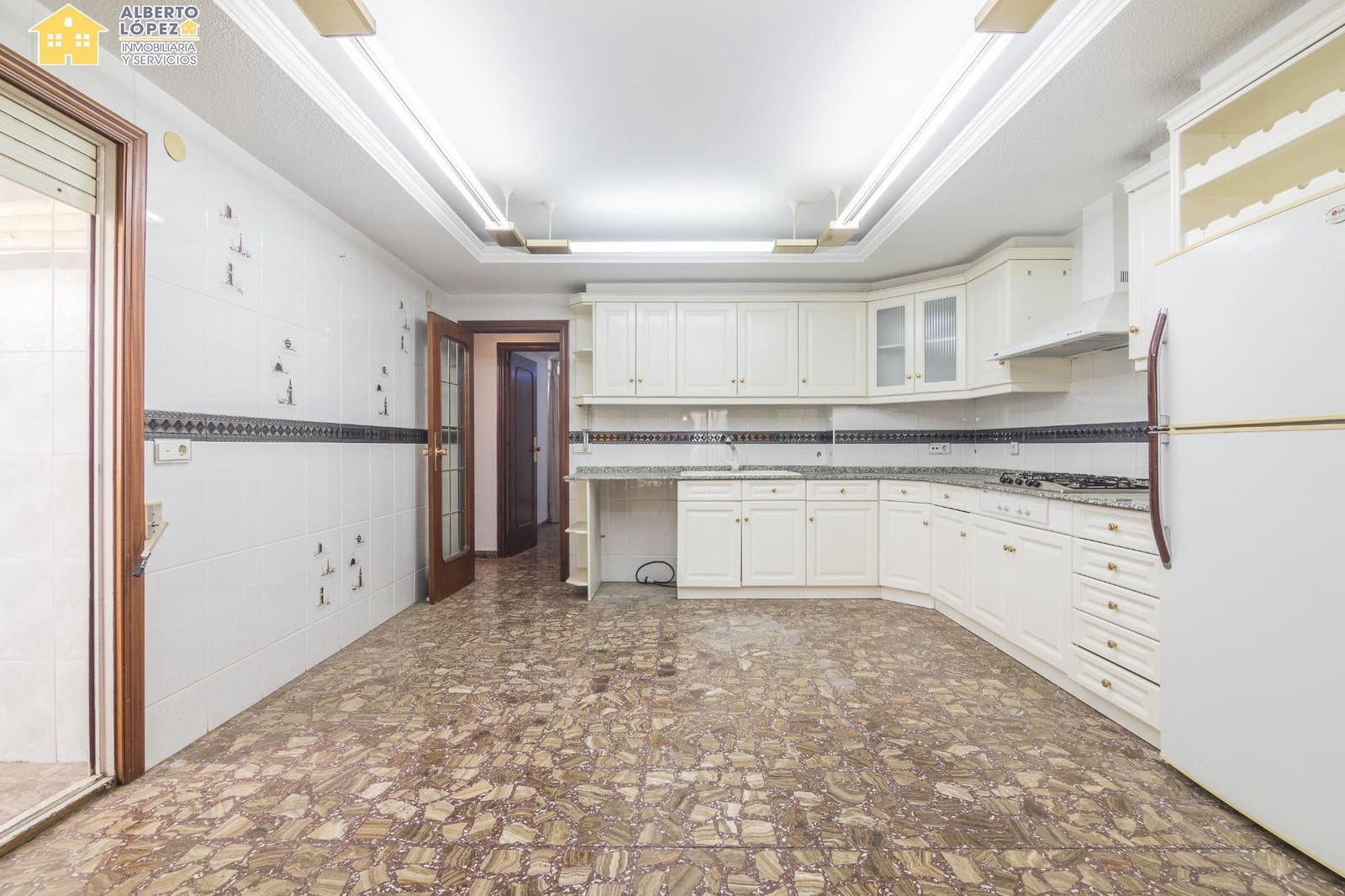 5 sypialnia Penthouse na sprzedaż w Elche / Elx - 390 000 € (Ref: 9398591)