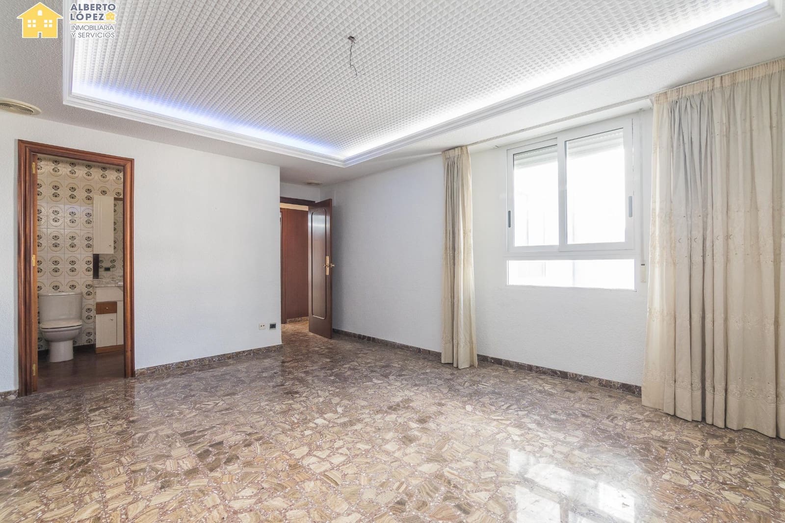 5 sypialnia Penthouse na sprzedaż w Elche / Elx - 390 000 € (Ref: 9398591)