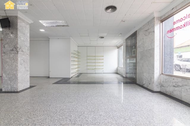 Kaupallinen myytävänä paikassa El Altet, Elche / Elx - 298 000 € (Ref: 9414214)