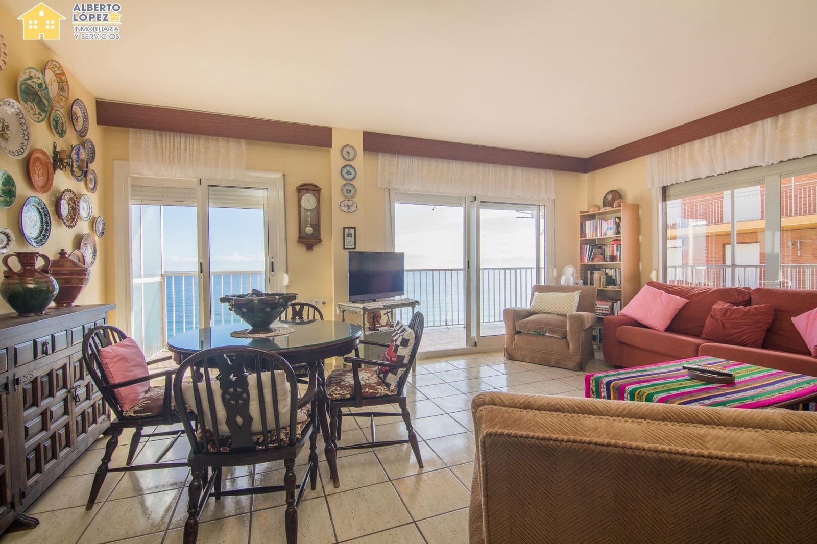 3 bedroom Apartment for sale in Arenales del Sol - € 276,000 (Ref: 9431145)