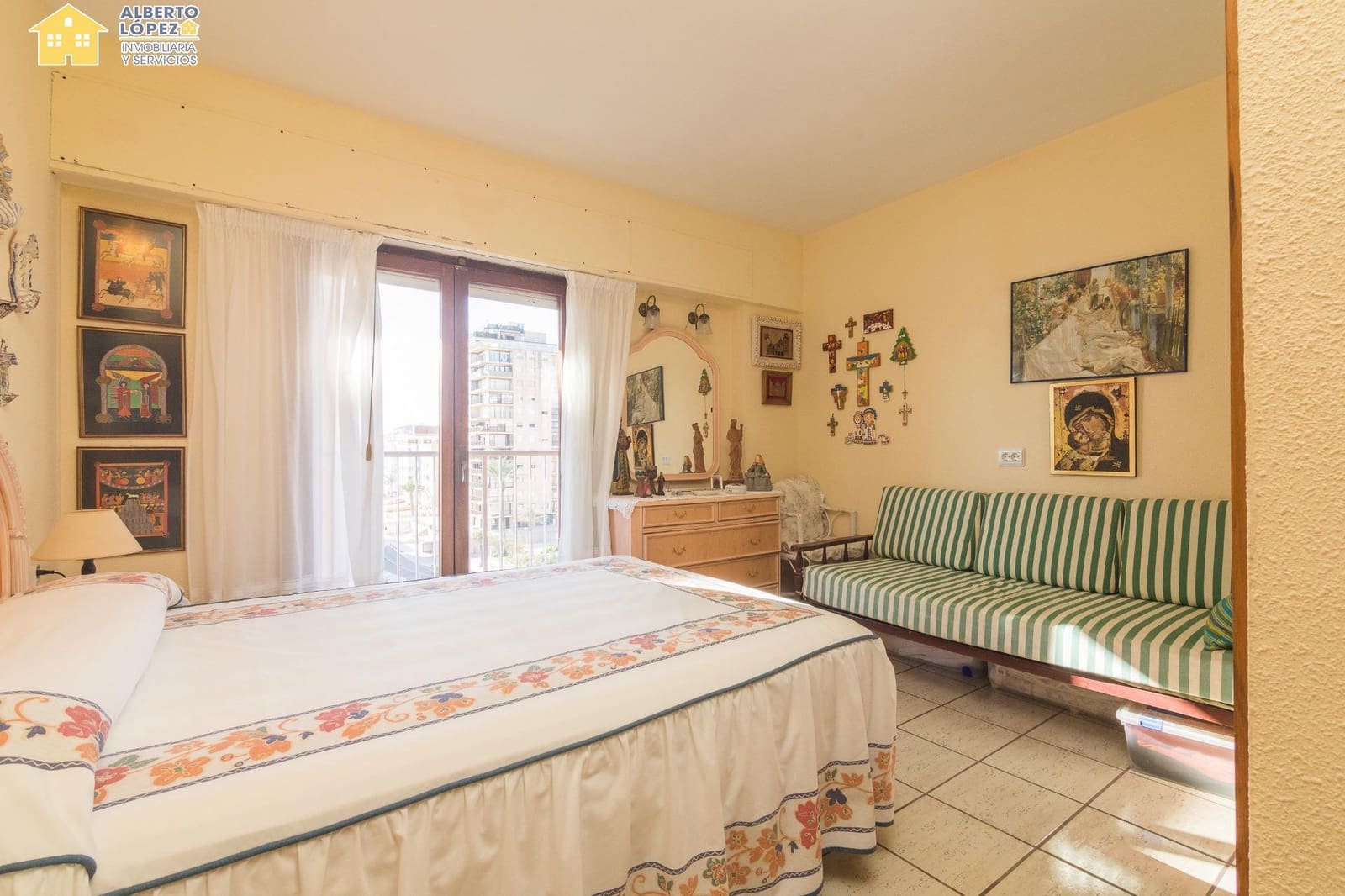 3 bedroom Apartment for sale in Arenales del Sol - € 276,000 (Ref: 9431145)