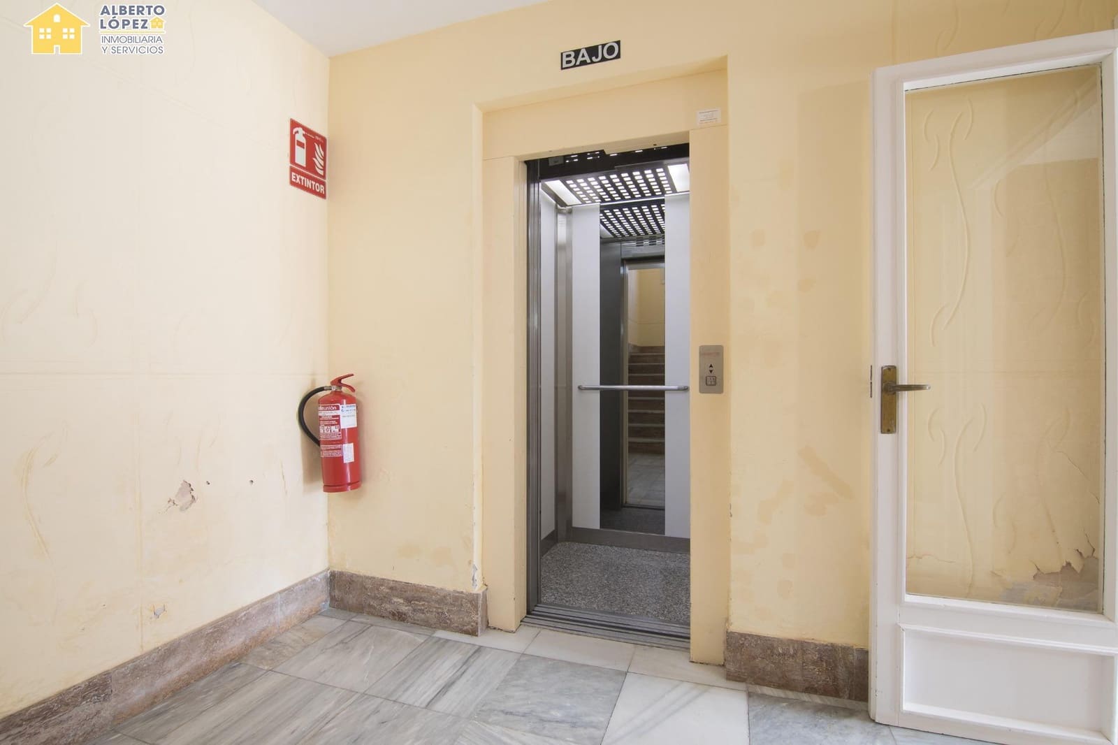 3 bedroom Apartment for sale in Arenales del Sol - € 276,000 (Ref: 9431145)