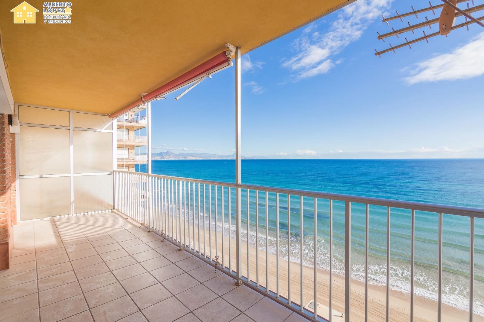 3 bedroom Apartment for sale in Arenales del Sol - € 276,000 (Ref: 9431145)