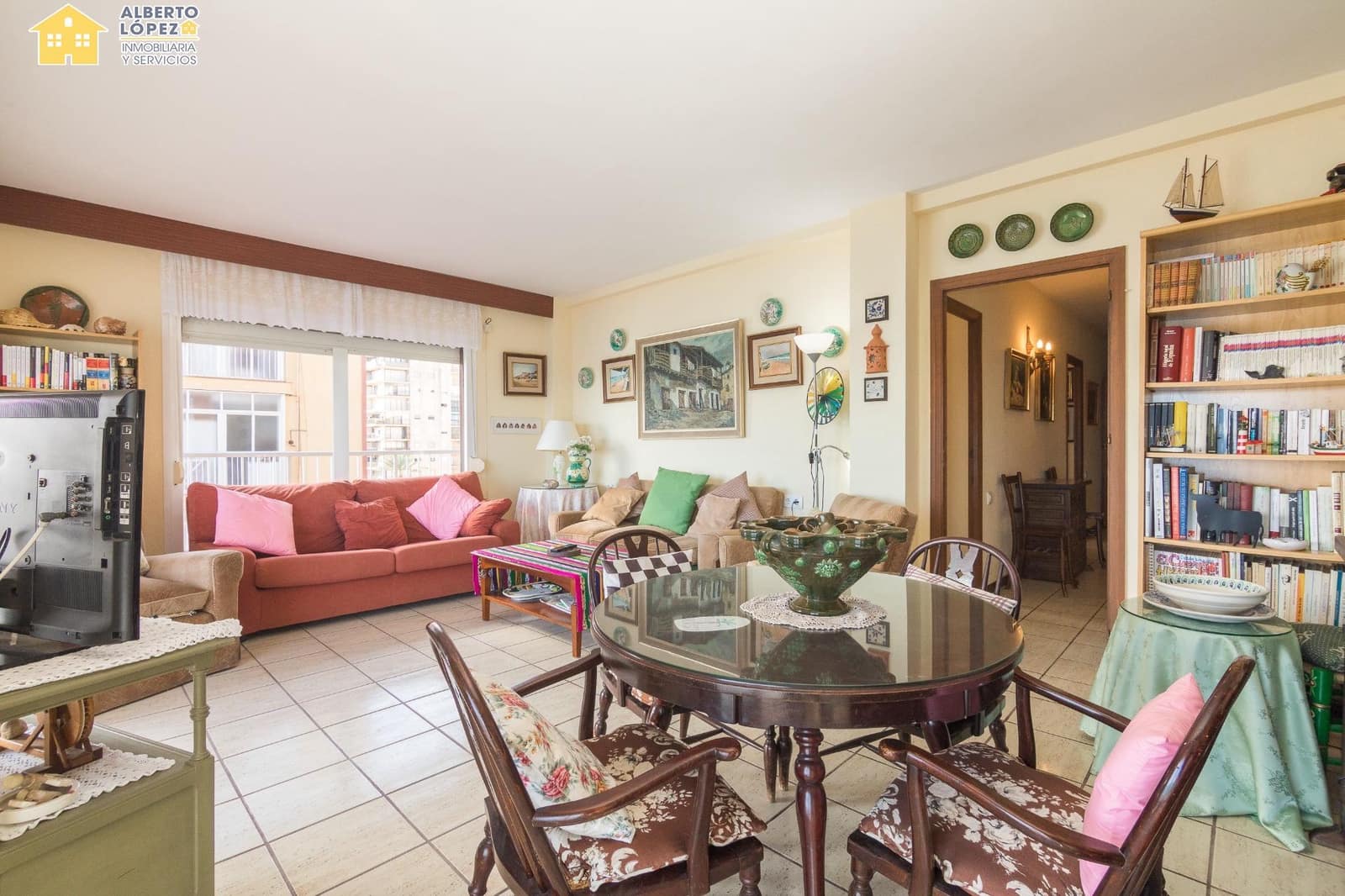 3 bedroom Apartment for sale in Arenales del Sol - € 276,000 (Ref: 9431145)