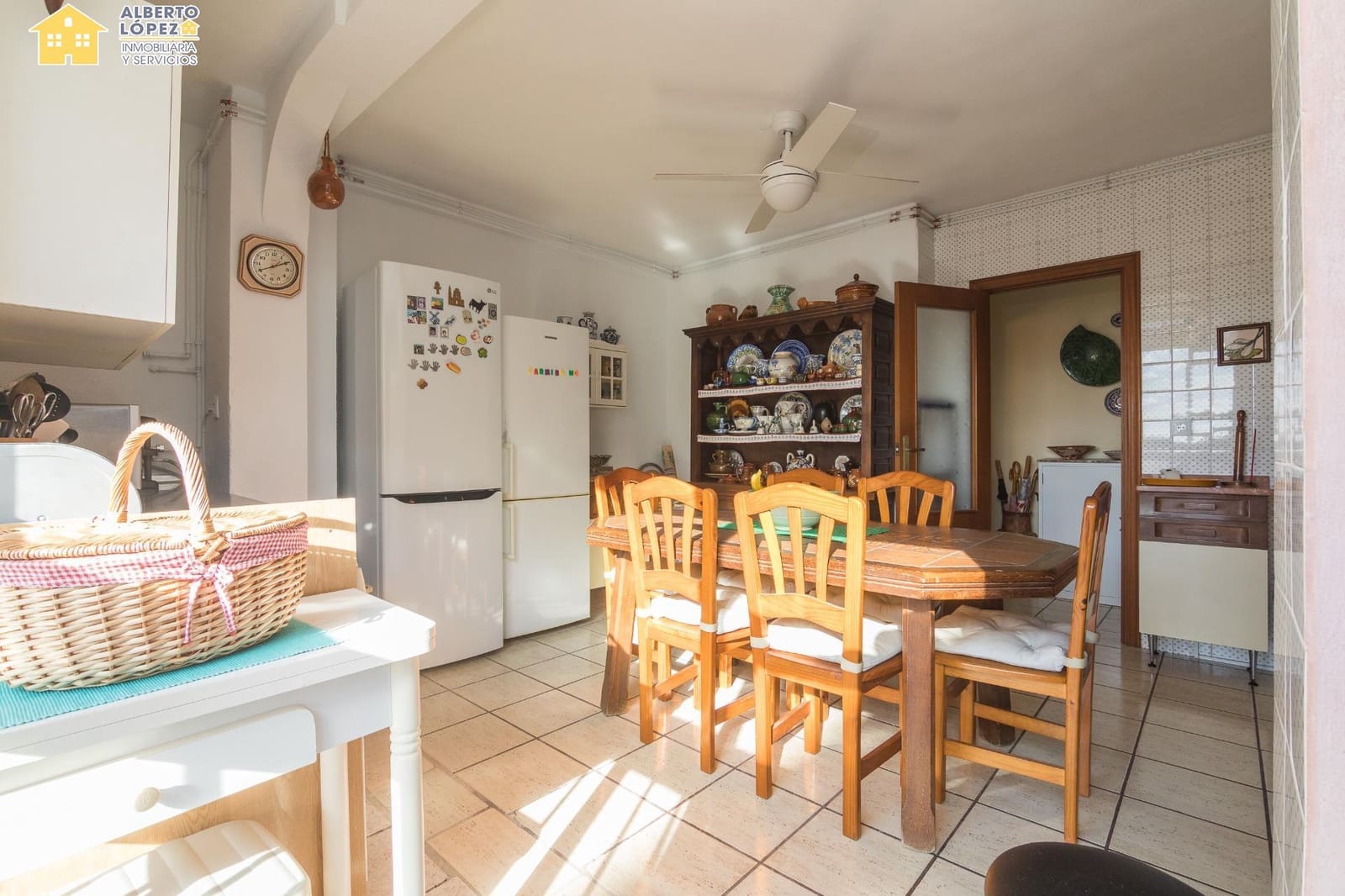 3 bedroom Apartment for sale in Arenales del Sol - € 276,000 (Ref: 9431145)