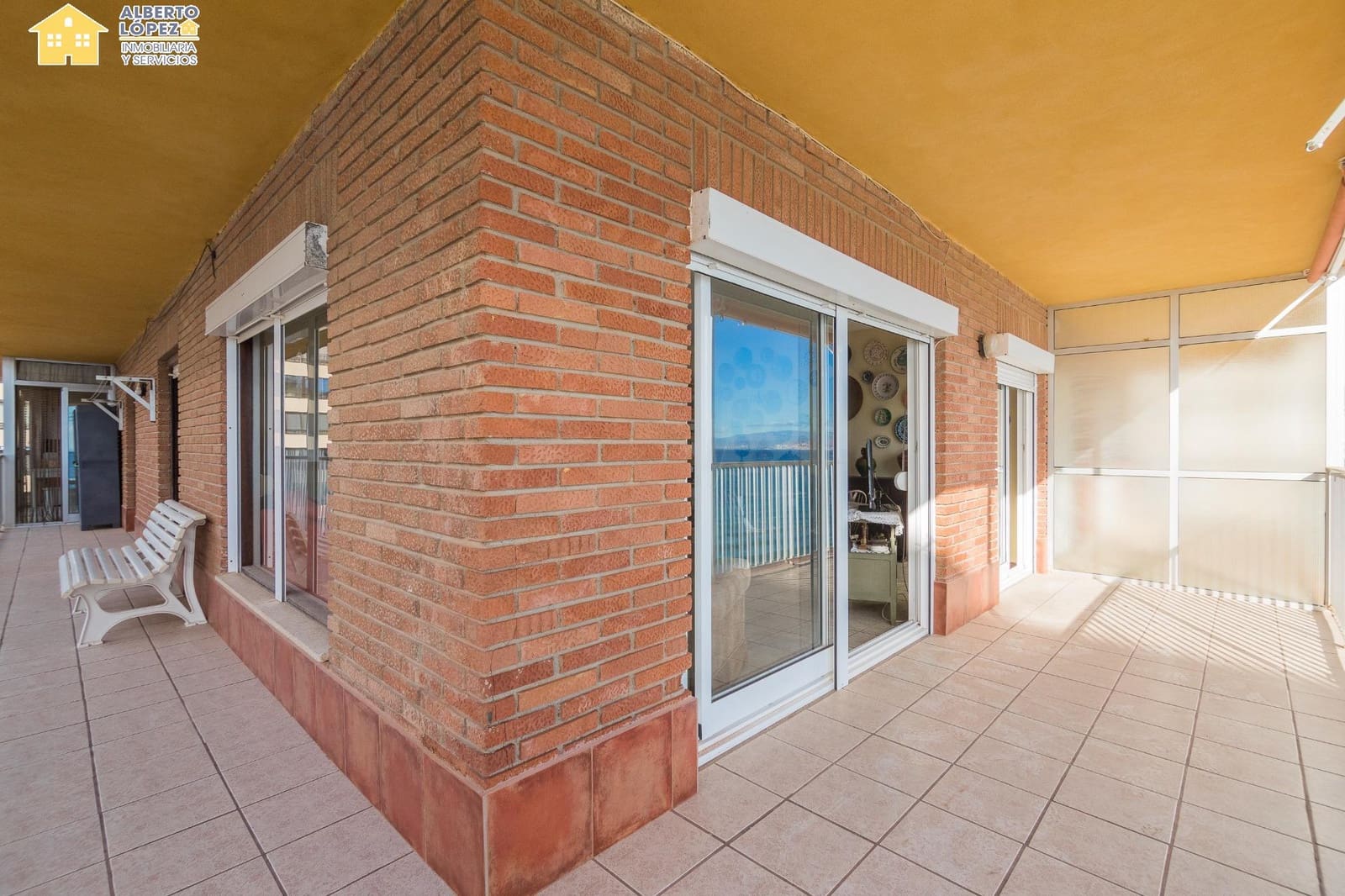 3 bedroom Apartment for sale in Arenales del Sol - € 276,000 (Ref: 9431145)