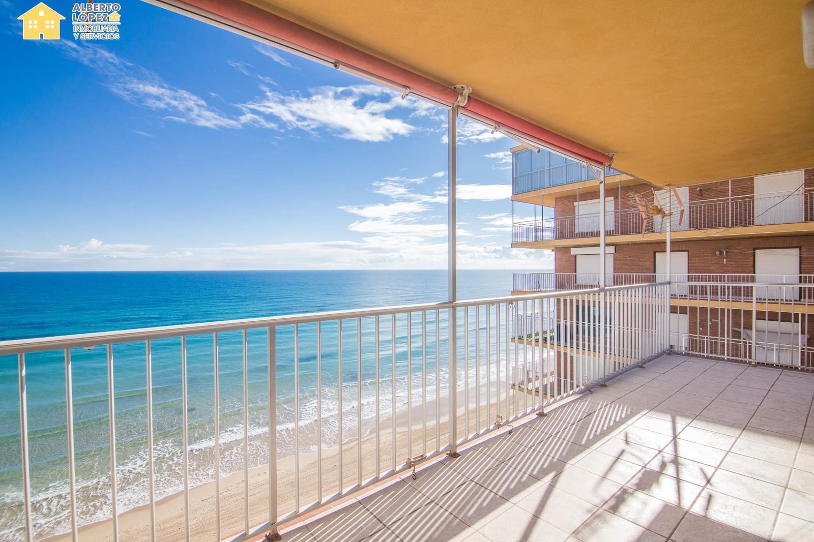 3 bedroom Apartment for sale in Arenales del Sol - € 276,000 (Ref: 9431145)