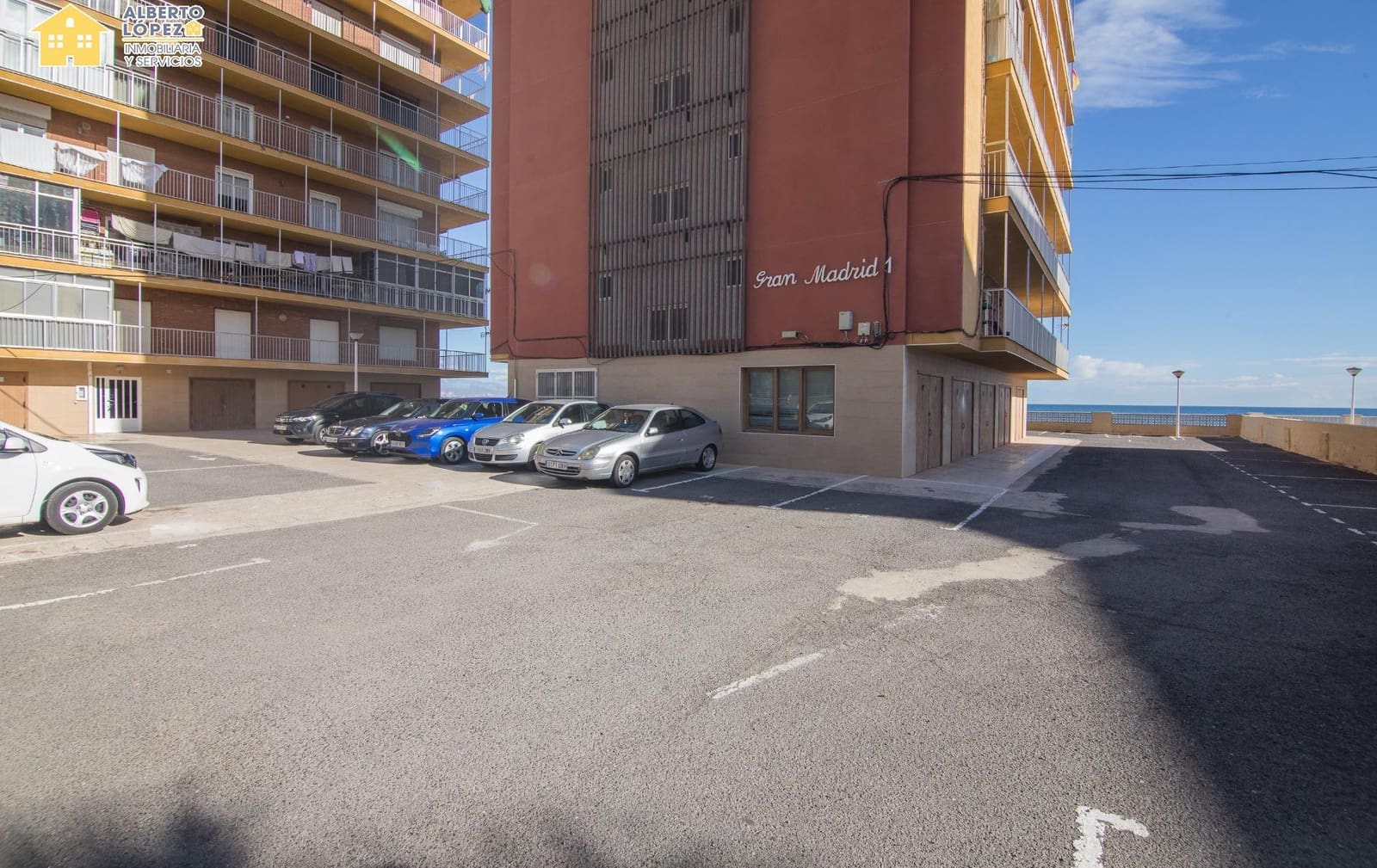 3 bedroom Apartment for sale in Arenales del Sol - € 276,000 (Ref: 9431145)