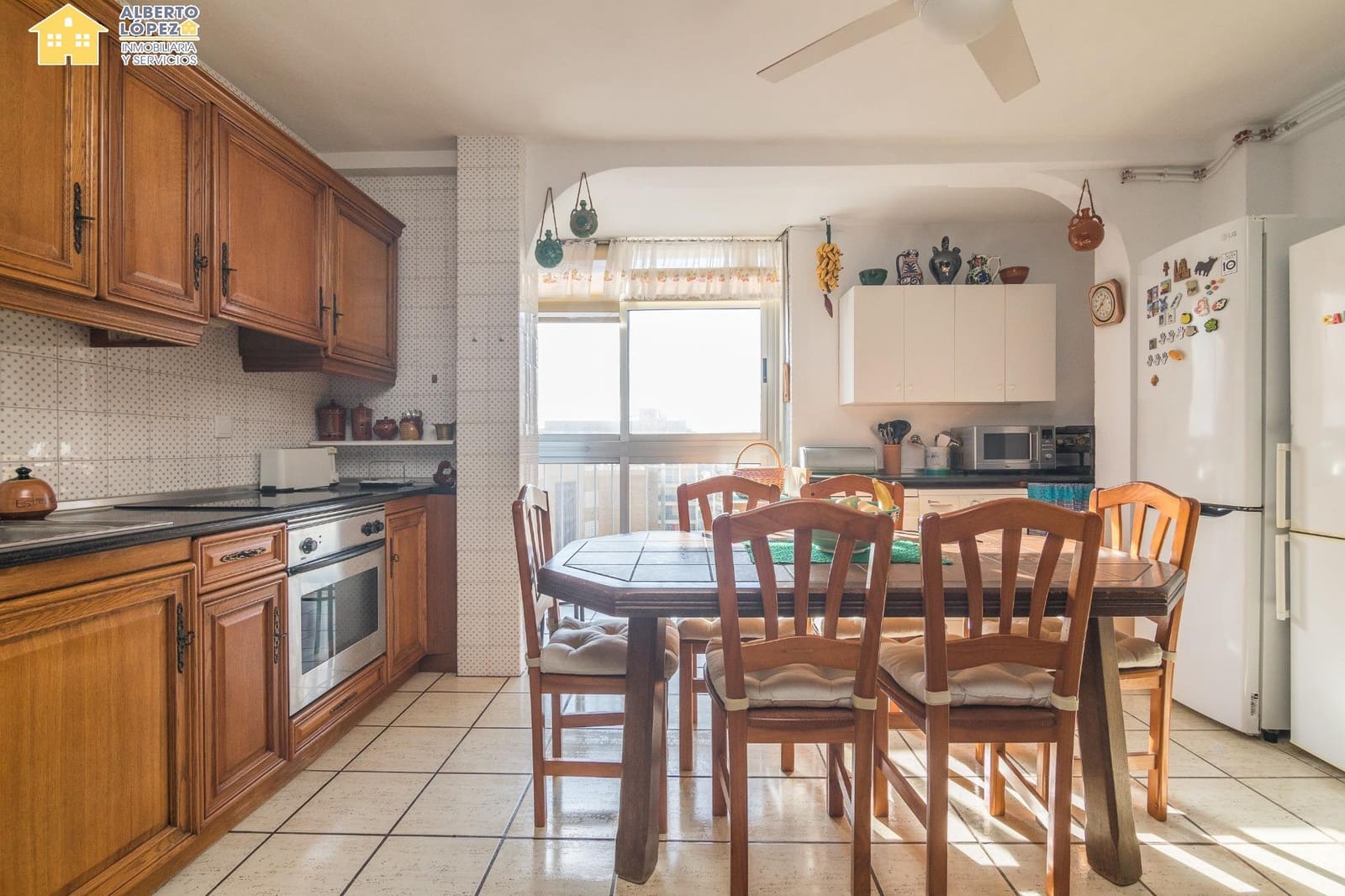 3 bedroom Apartment for sale in Arenales del Sol - € 276,000 (Ref: 9431145)