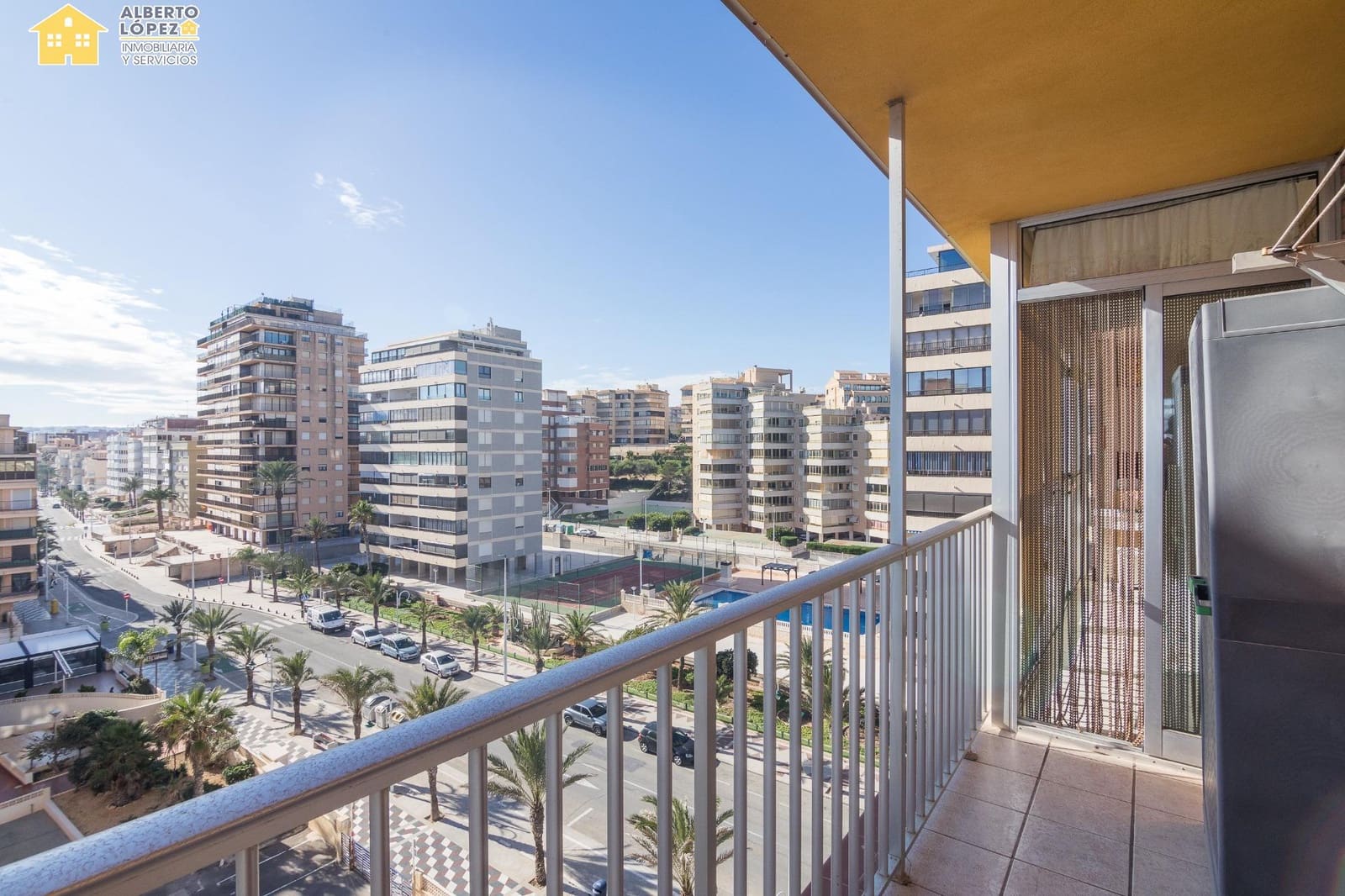 3 bedroom Apartment for sale in Arenales del Sol - € 276,000 (Ref: 9431145)