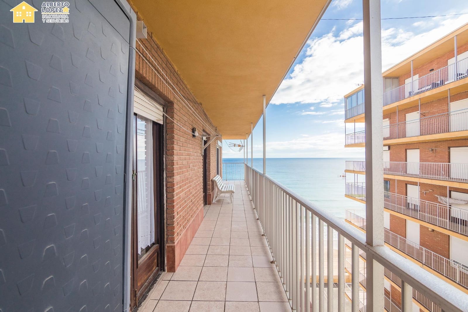 3 bedroom Apartment for sale in Arenales del Sol - € 276,000 (Ref: 9431145)