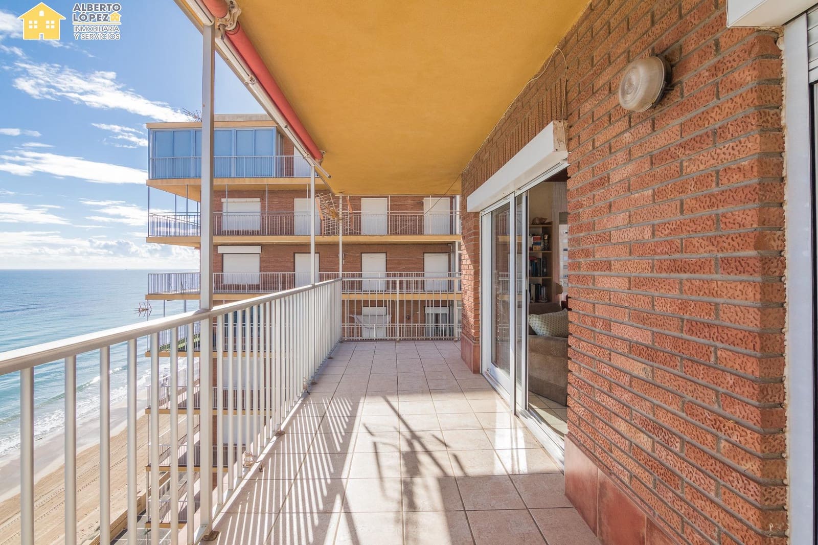3 bedroom Apartment for sale in Arenales del Sol - € 276,000 (Ref: 9431145)
