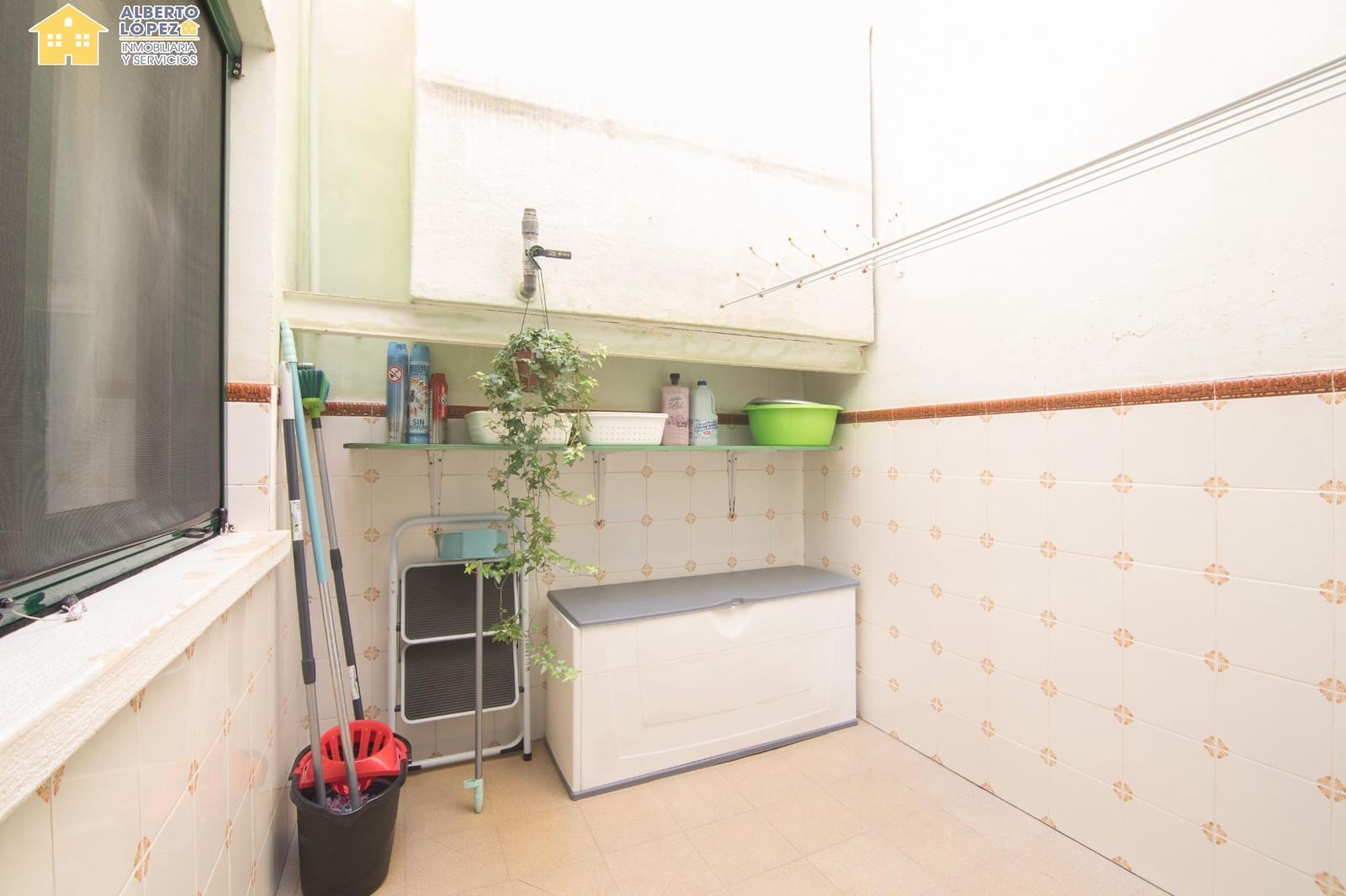 4 slaapkamer Rijtjeshuis te koop in El Altet - € 271.000 (Ref: 9449408)