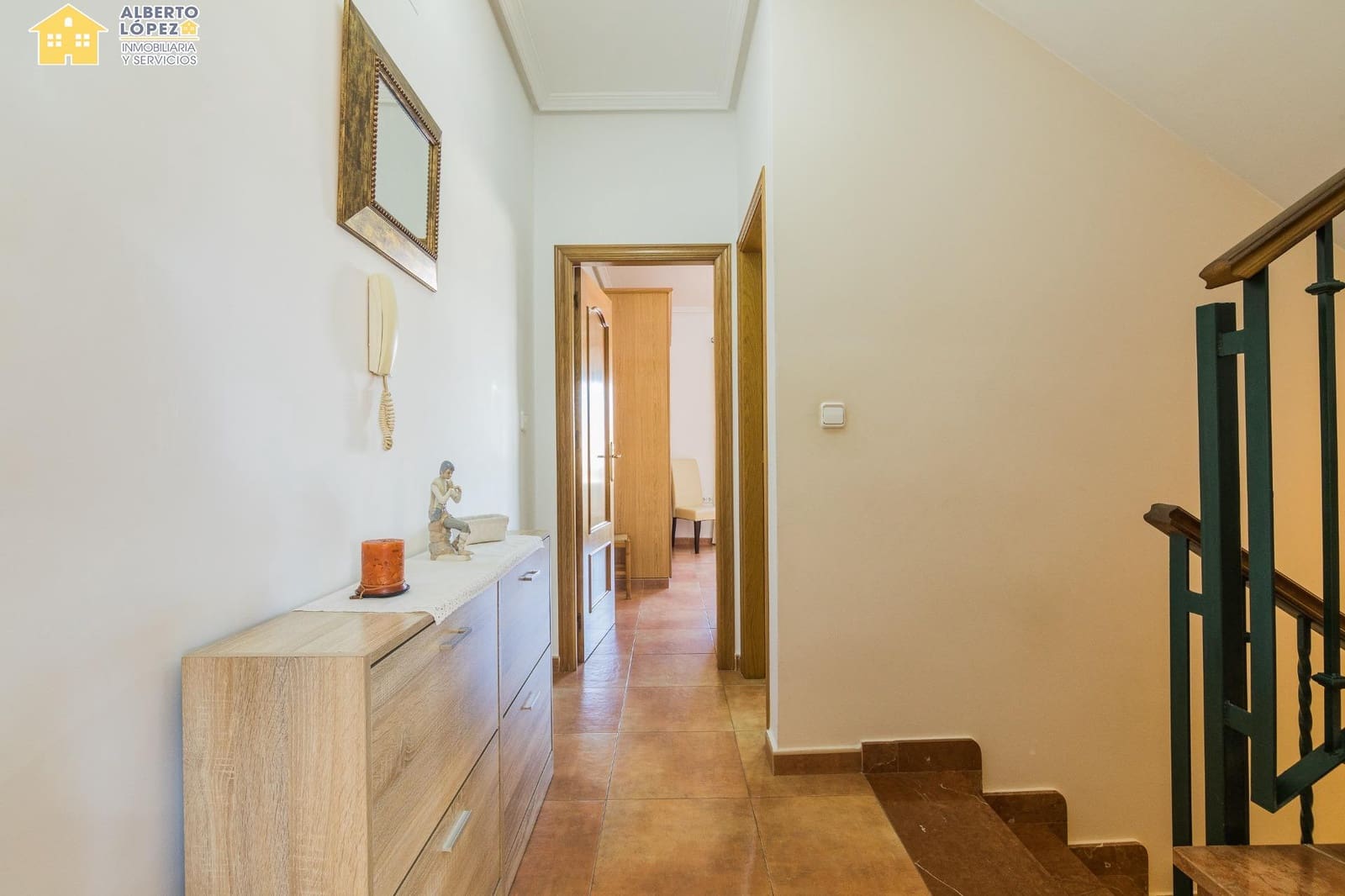 4 slaapkamer Rijtjeshuis te koop in El Altet - € 271.000 (Ref: 9449408)