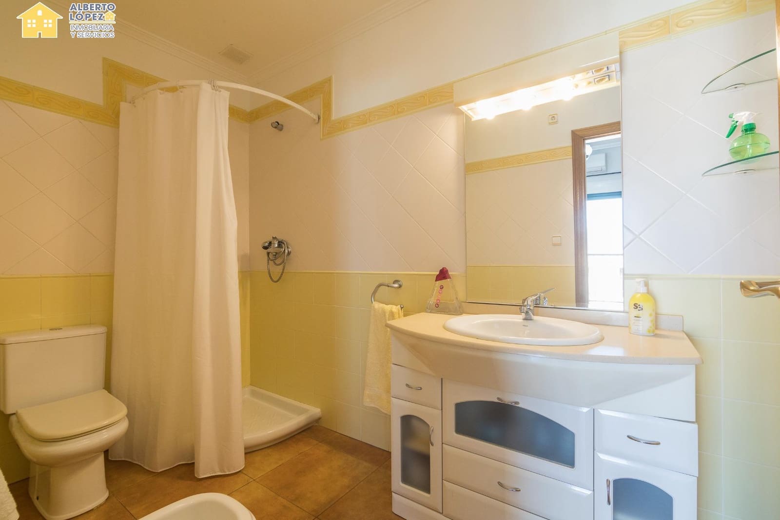 4 slaapkamer Rijtjeshuis te koop in El Altet - € 271.000 (Ref: 9449408)