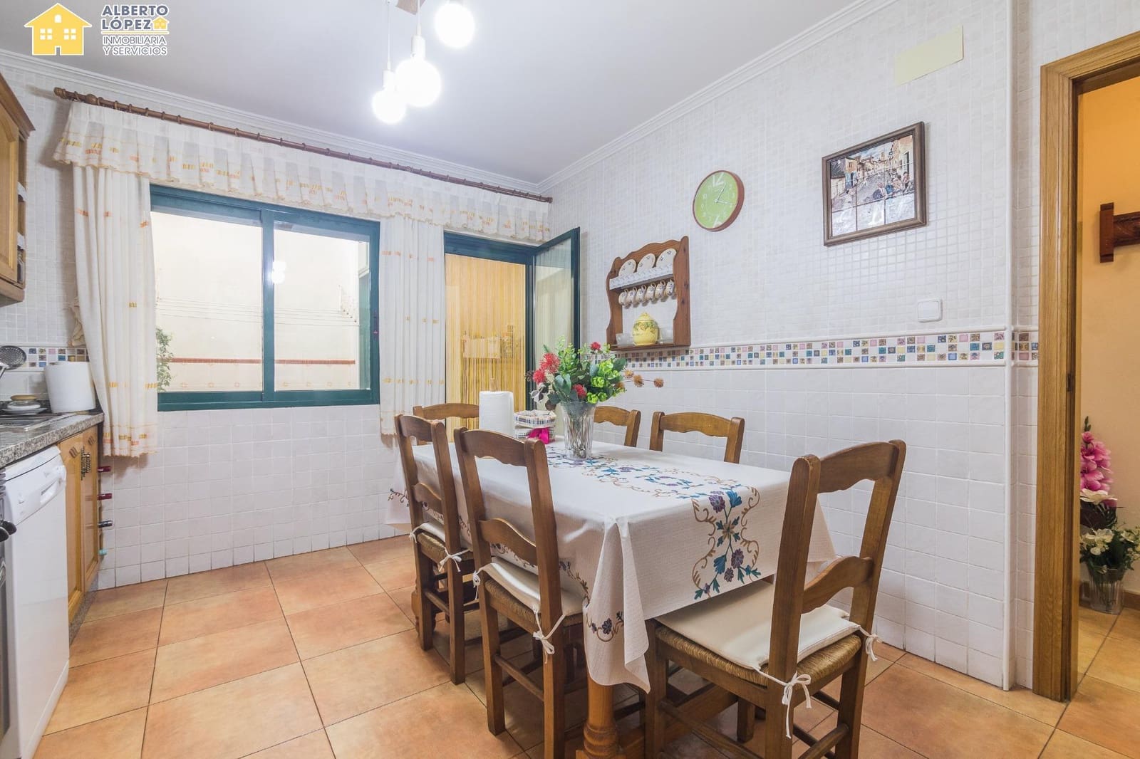 4 slaapkamer Rijtjeshuis te koop in El Altet - € 271.000 (Ref: 9449408)