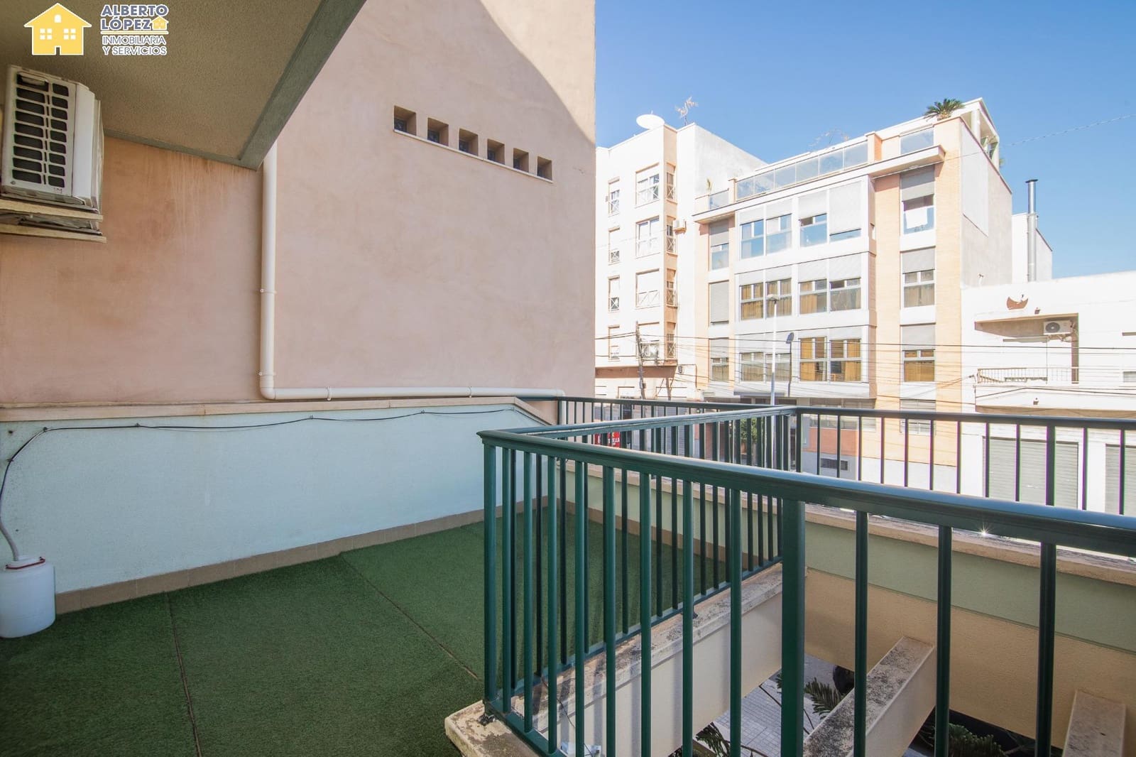 4 slaapkamer Rijtjeshuis te koop in El Altet - € 271.000 (Ref: 9449408)