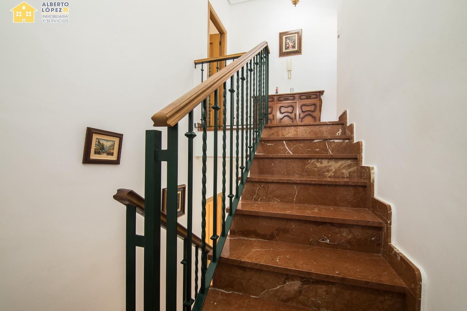 4 slaapkamer Rijtjeshuis te koop in El Altet - € 271.000 (Ref: 9449408)