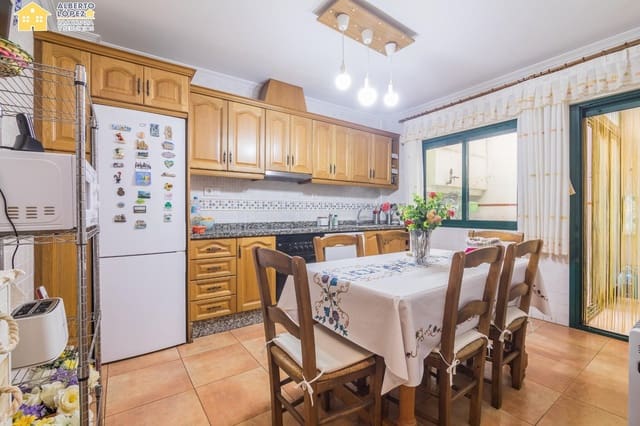 4 soveværelse Rækkehus til salg i El Altet, Elche / Elx - € 271.000 (Ref: 9449408)