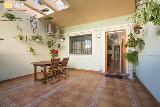 4 bedroom Terraced Villa for sale in El Altet, Elche / Elx - € 271,000 (Ref: 9449408)