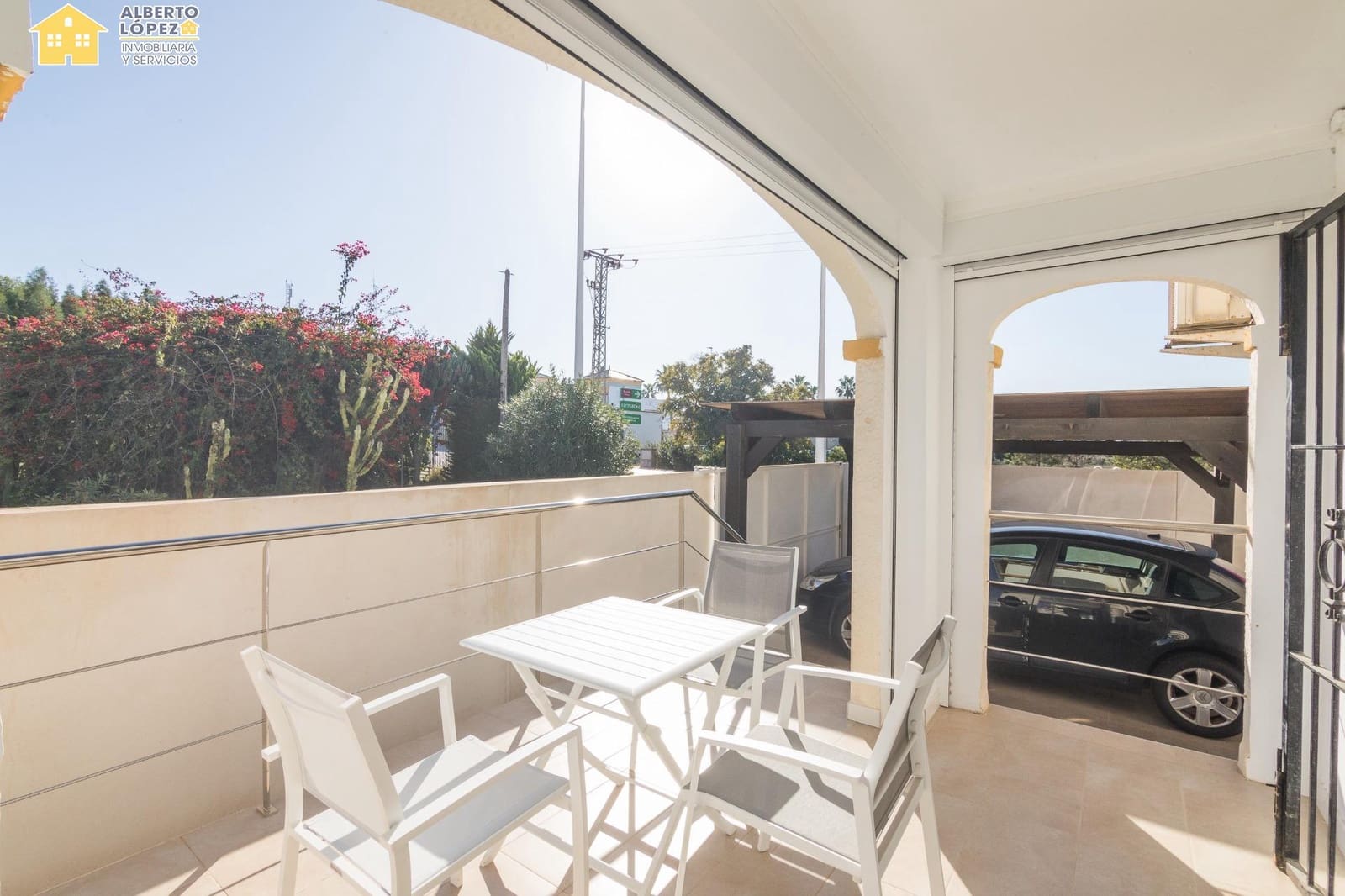 4 sovrum Radhus till salu i Gran Alacant med pool - 380 000 € (Ref: 9474265)