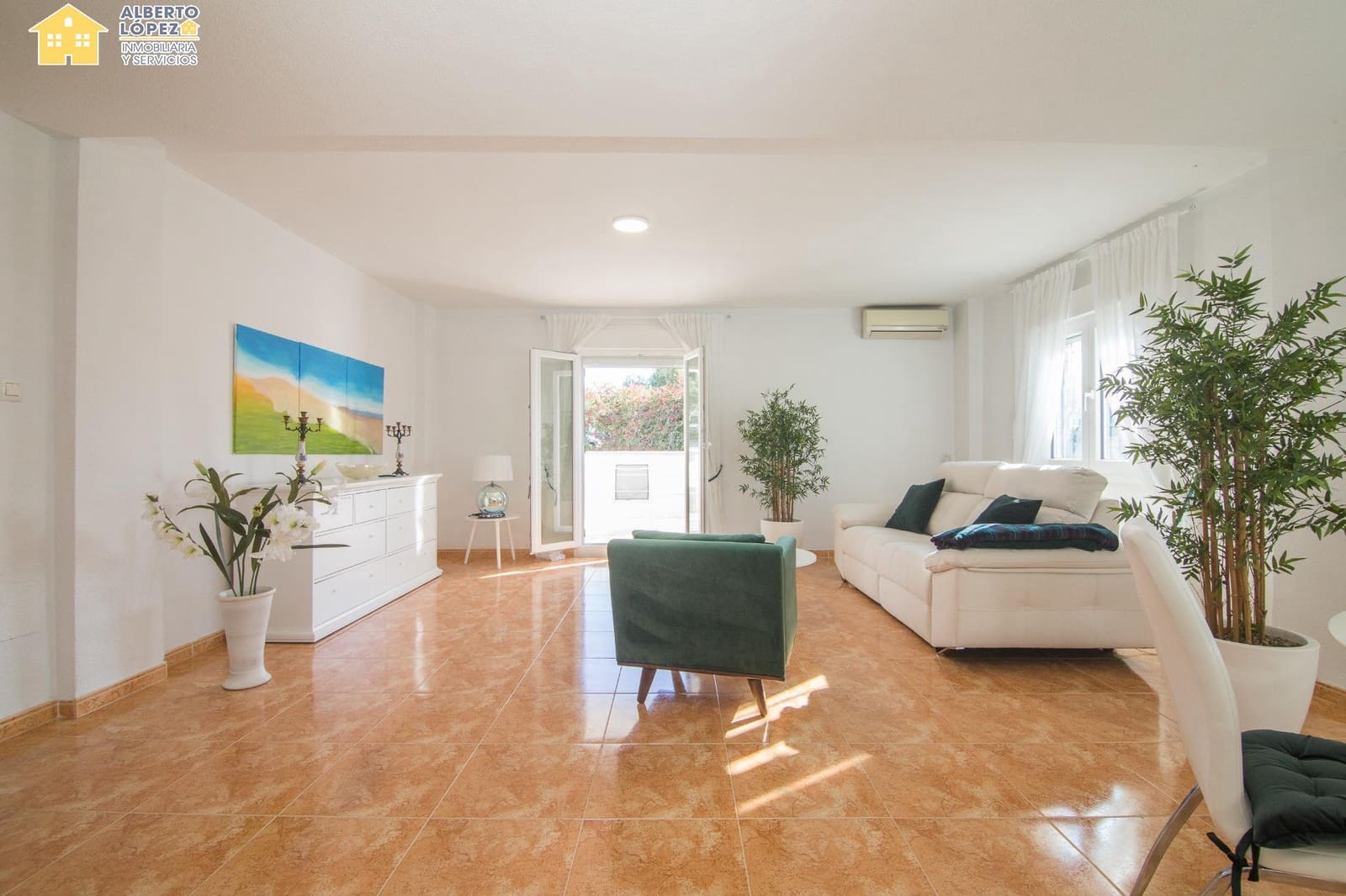 4 sovrum Radhus till salu i Gran Alacant med pool - 380 000 € (Ref: 9474265)