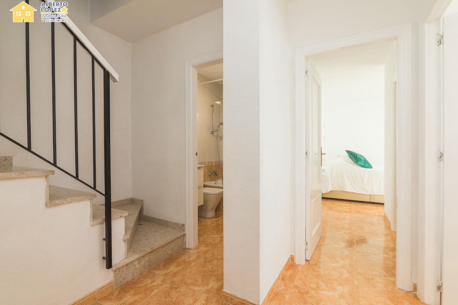 4 sovrum Radhus till salu i Gran Alacant med pool - 380 000 € (Ref: 9474265)