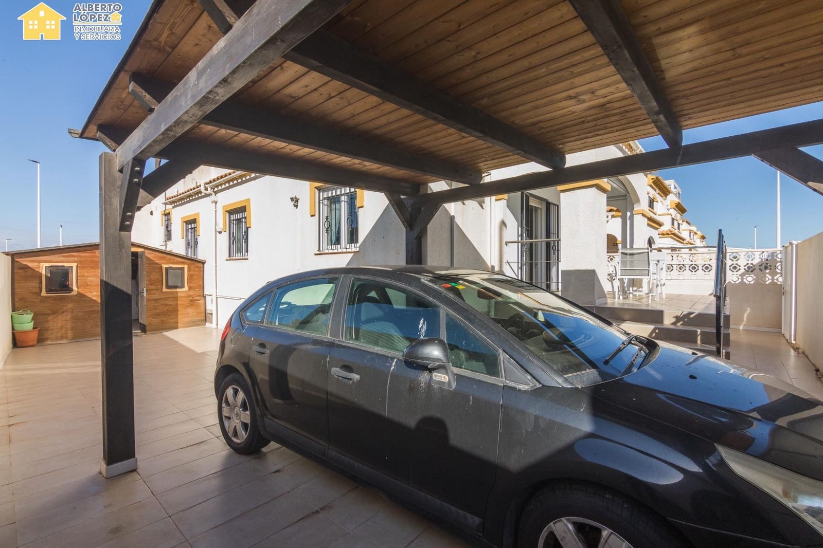 4 sovrum Radhus till salu i Gran Alacant med pool - 380 000 € (Ref: 9474265)