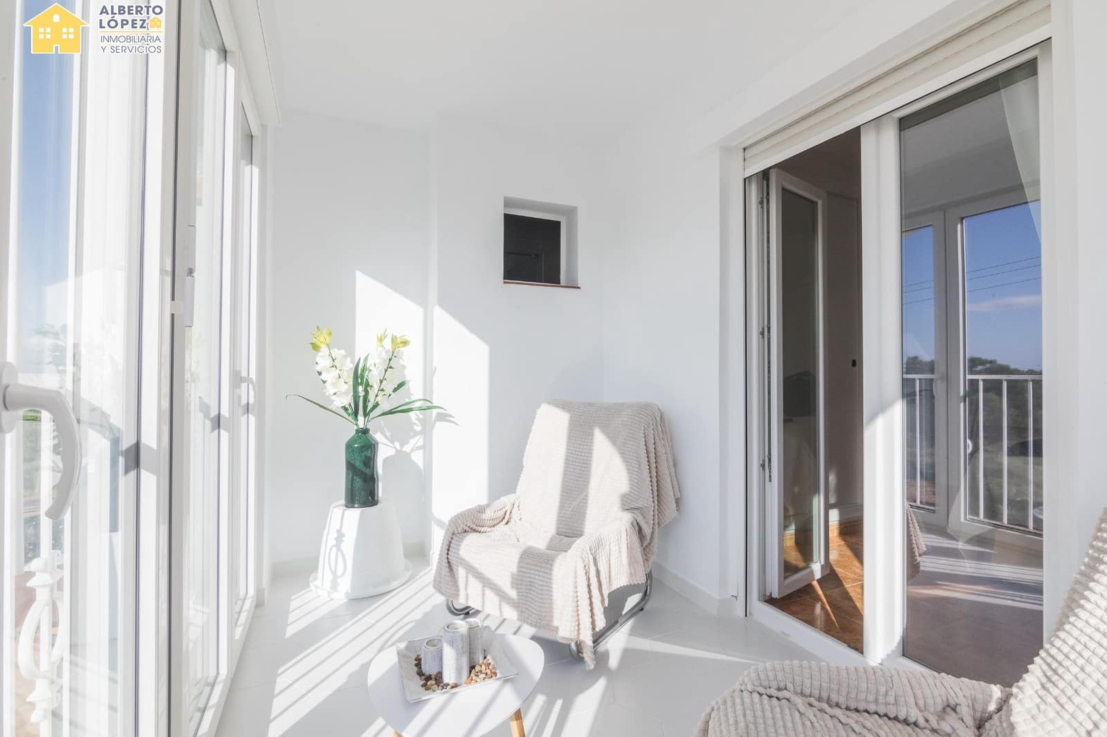 4 sovrum Radhus till salu i Gran Alacant med pool - 380 000 € (Ref: 9474265)