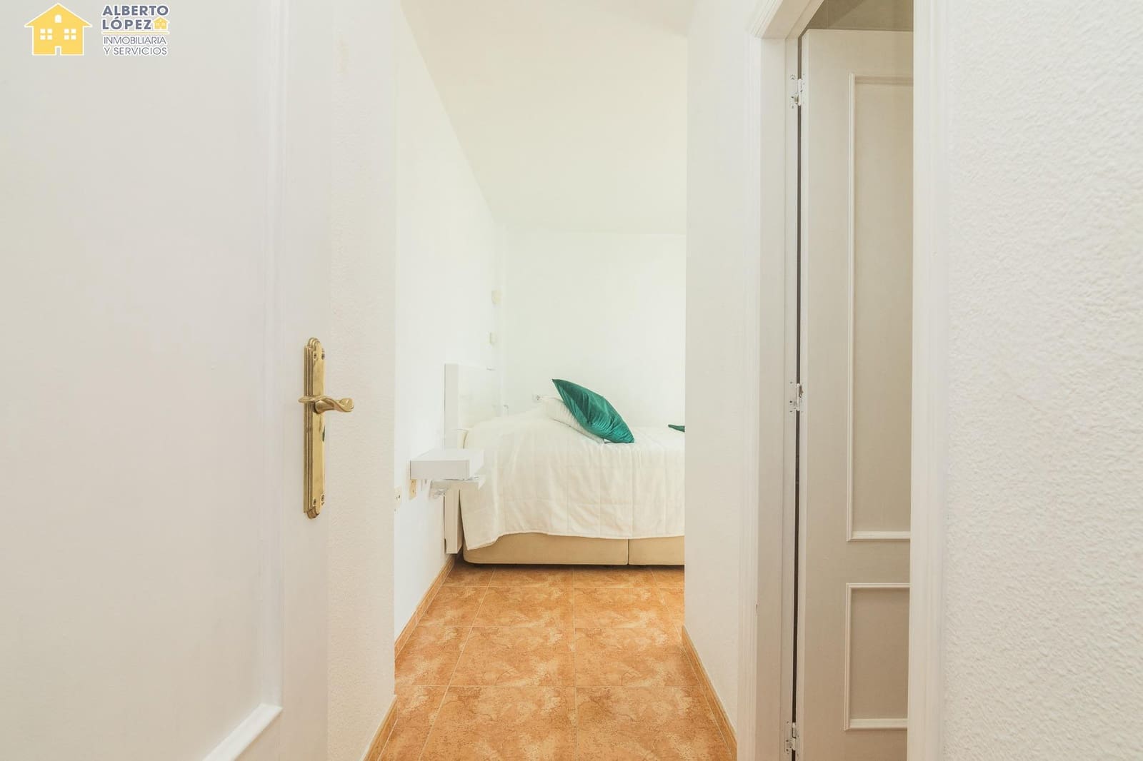 4 sovrum Radhus till salu i Gran Alacant med pool - 380 000 € (Ref: 9474265)