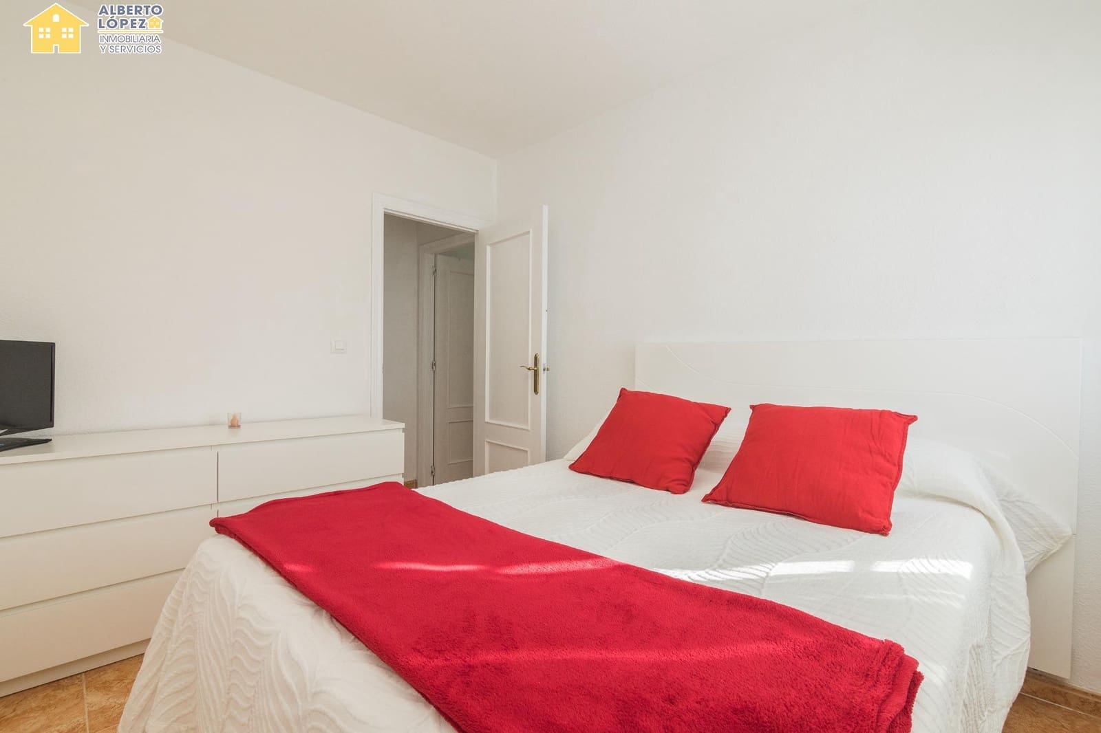 4 sovrum Radhus till salu i Gran Alacant med pool - 380 000 € (Ref: 9474265)