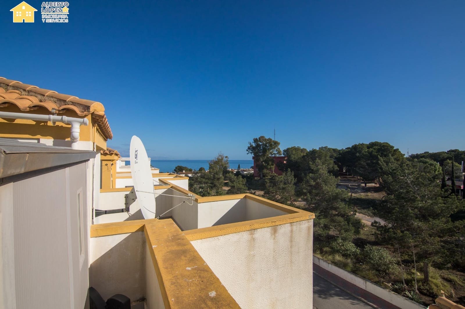 4 sovrum Radhus till salu i Gran Alacant med pool - 380 000 € (Ref: 9474265)