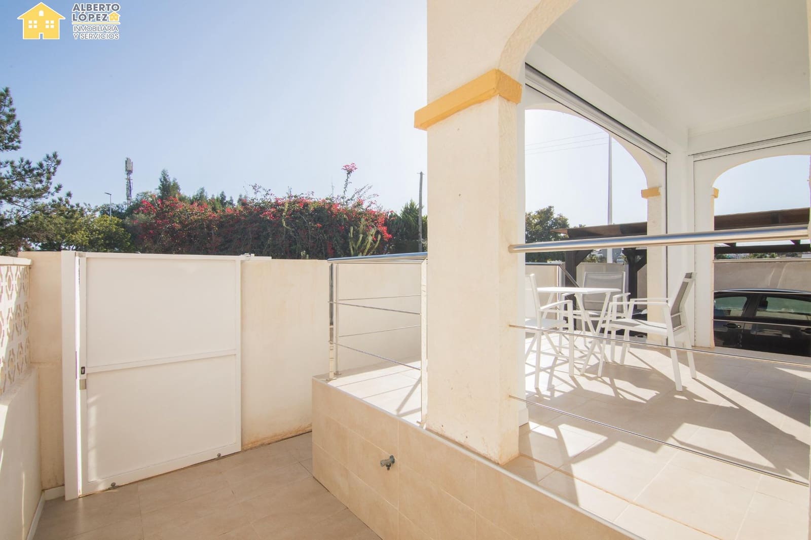 4 sovrum Radhus till salu i Gran Alacant med pool - 380 000 € (Ref: 9474265)