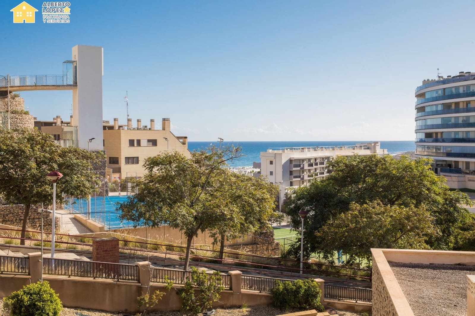 3 soverom Bungalow til salgs i Arenales del Sol med svømmebasseng garasje - € 375 000 (Ref: 9474266)