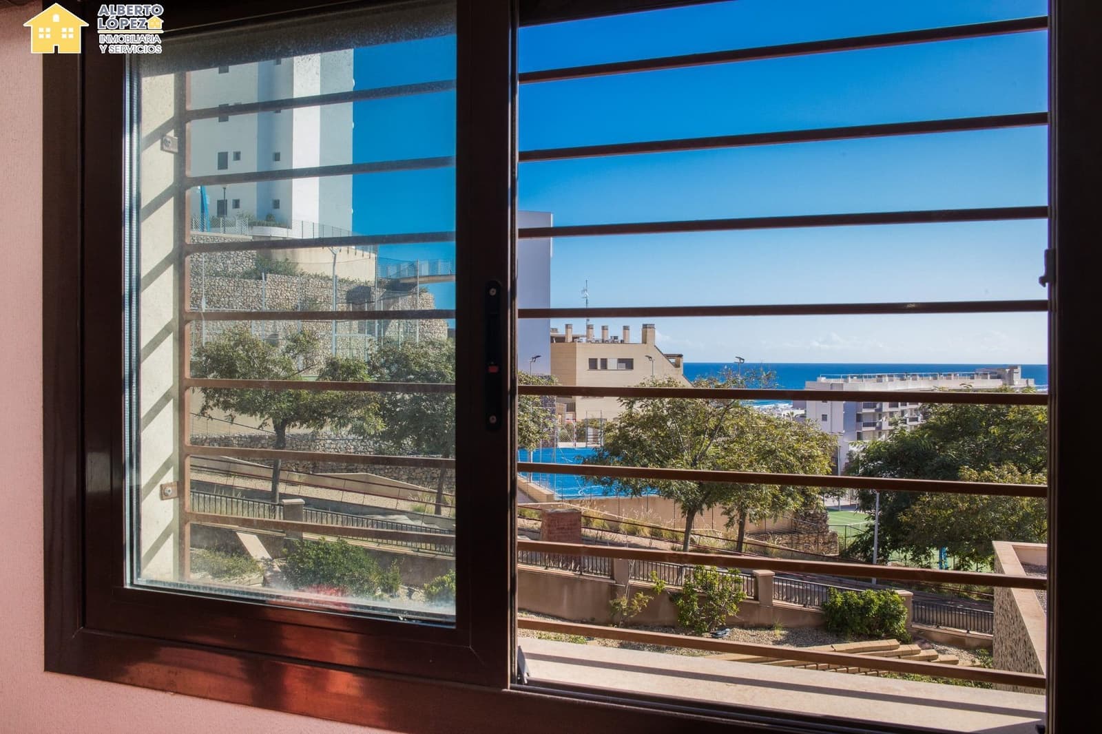 3 soverom Bungalow til salgs i Arenales del Sol med svømmebasseng garasje - € 375 000 (Ref: 9474266)