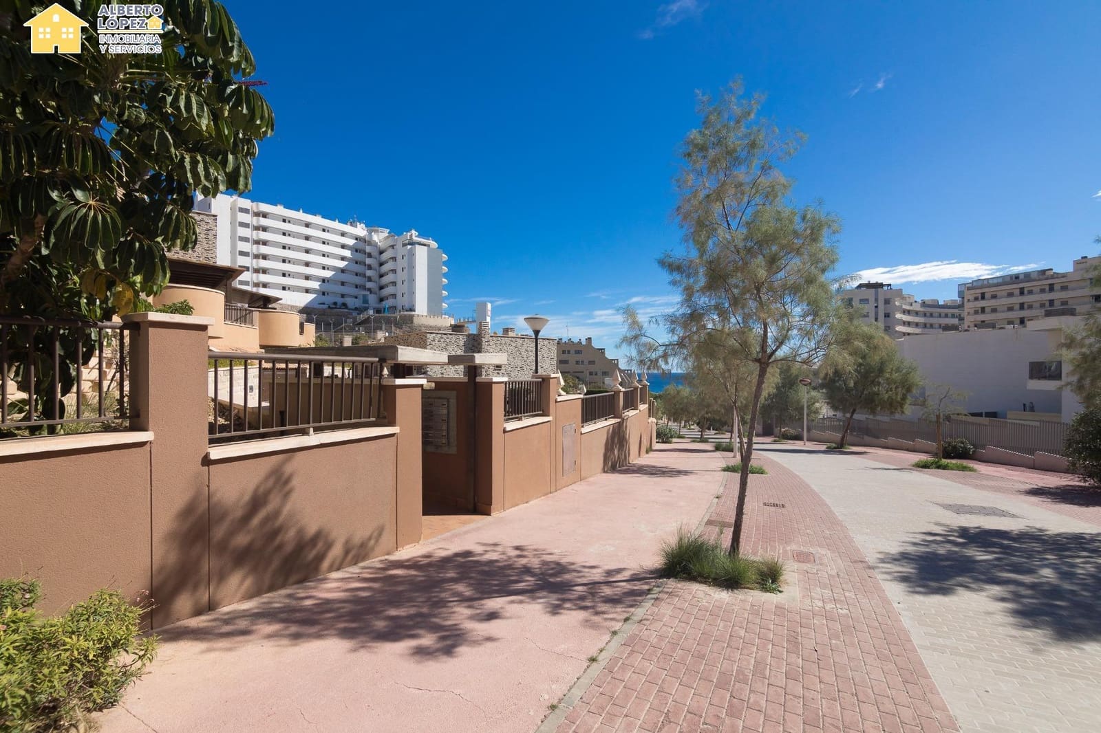 3 soverom Bungalow til salgs i Arenales del Sol med svømmebasseng garasje - € 375 000 (Ref: 9474266)