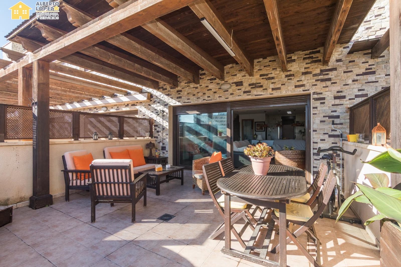 3 chambre Bungalow à vendre à Arenales del Sol avec piscine garage - 375 000 € (Ref: 9474266)