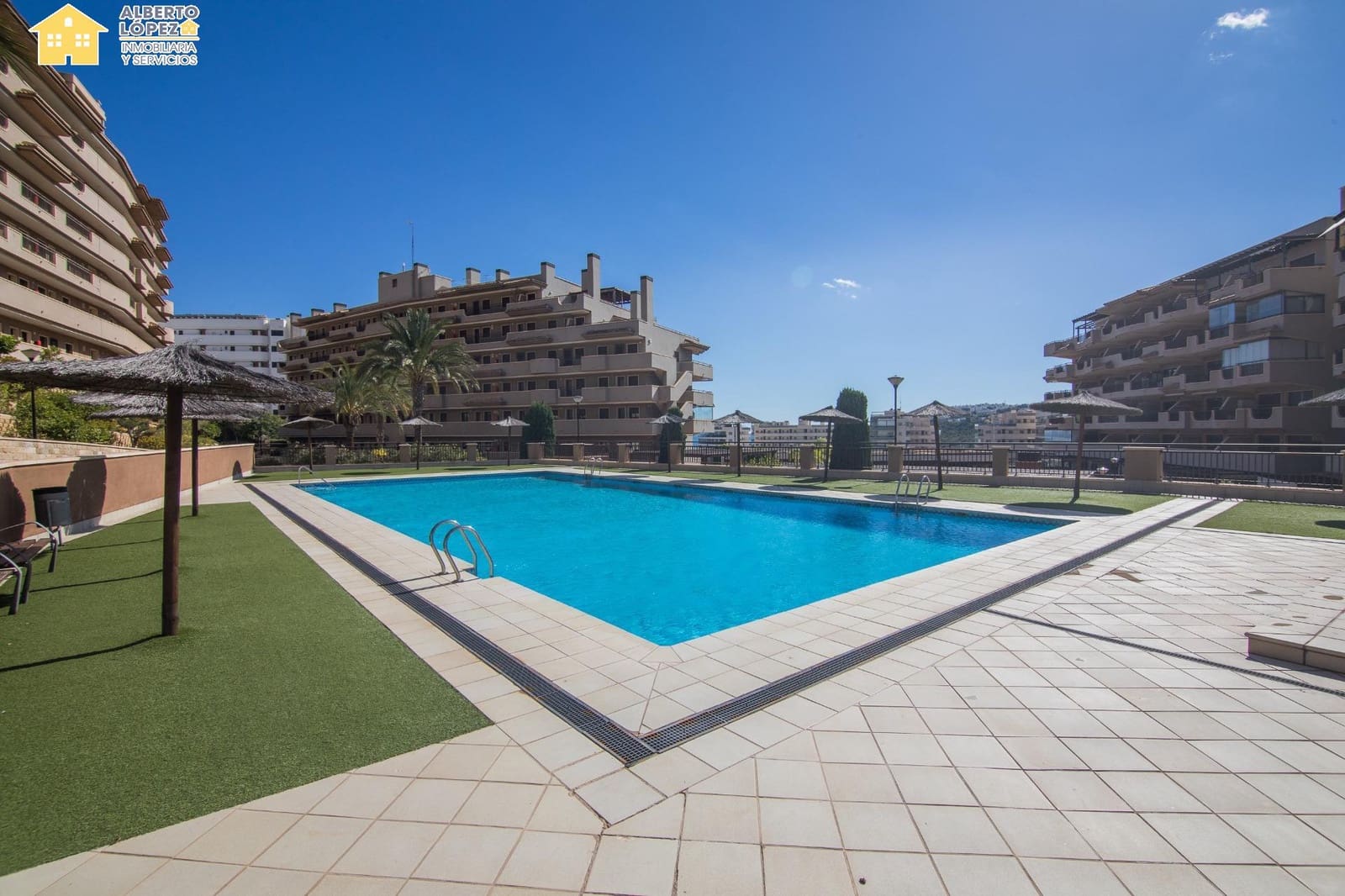 3 chambre Bungalow à vendre à Arenales del Sol avec piscine garage - 375 000 € (Ref: 9474266)