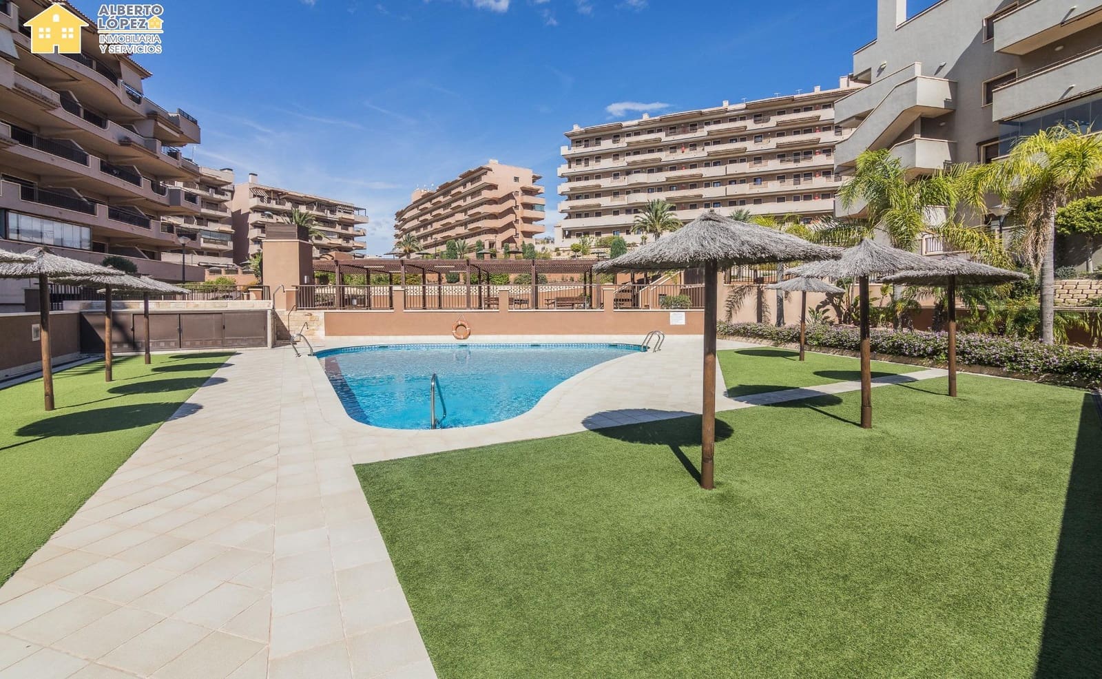 3 chambre Bungalow à vendre à Arenales del Sol avec piscine garage - 375 000 € (Ref: 9474266)