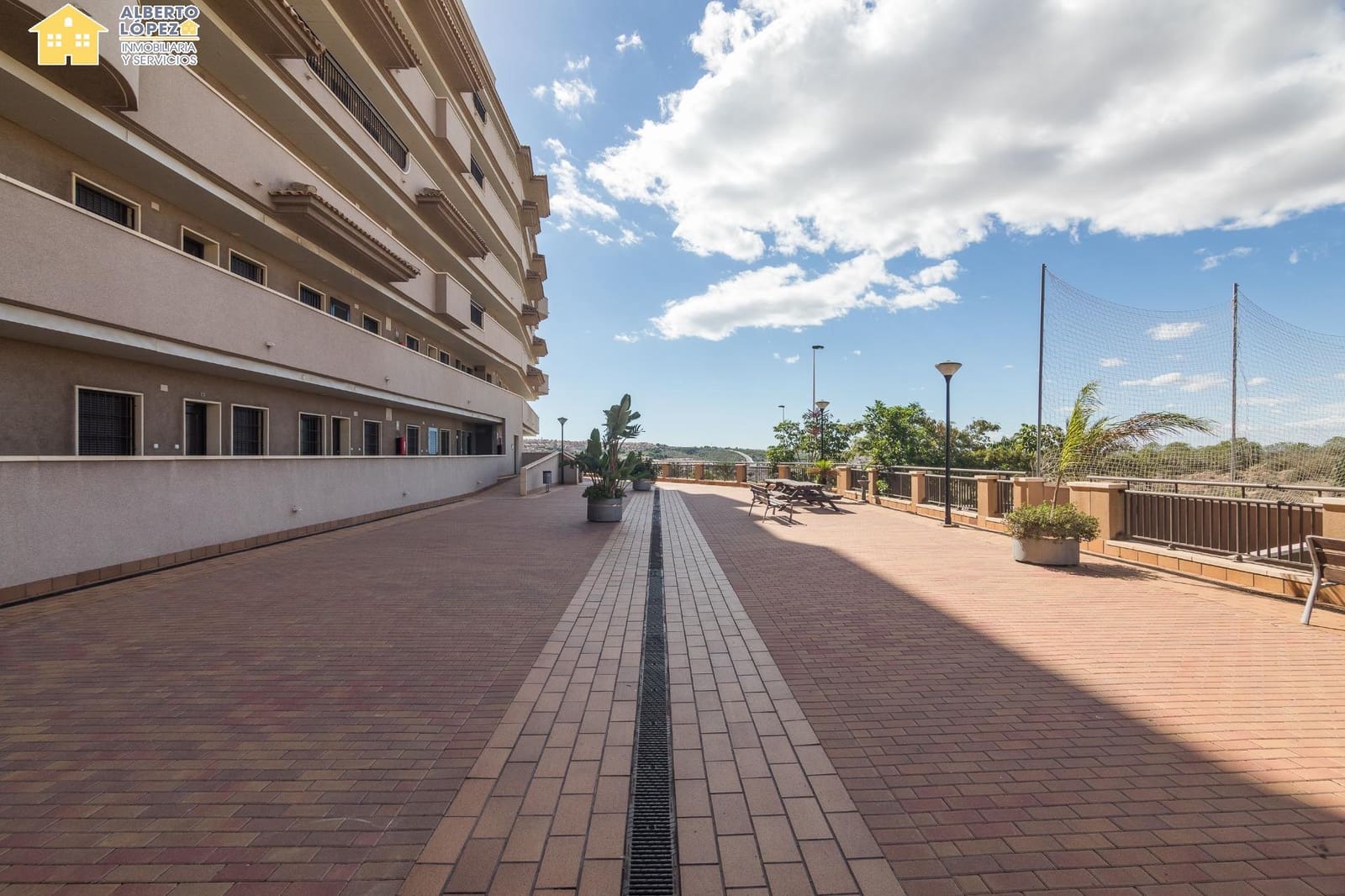 3 chambre Bungalow à vendre à Arenales del Sol avec piscine garage - 375 000 € (Ref: 9474266)