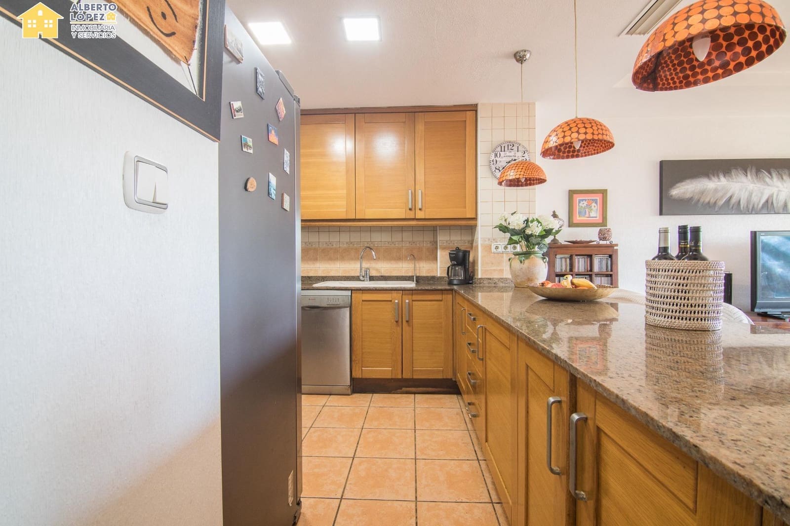 3 makuuhuone Bungalow myytävänä paikassa Arenales del Sol mukana uima-altaan 
autotalli - 375 000 € (Ref: 9474266)