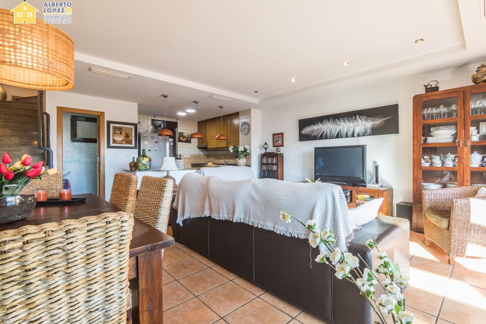 3 makuuhuone Bungalow myytävänä paikassa Arenales del Sol mukana uima-altaan 
autotalli - 375 000 € (Ref: 9474266)