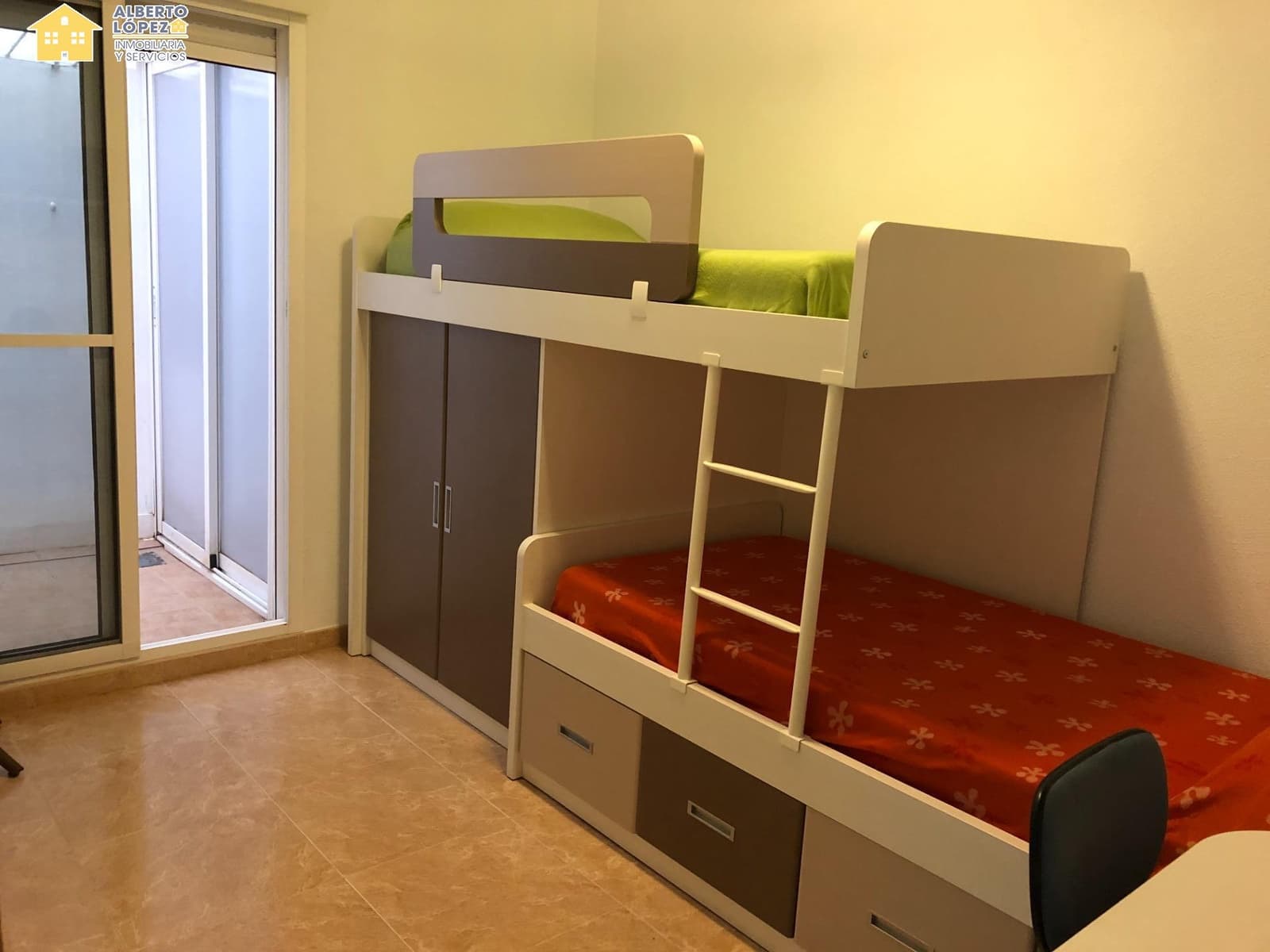 3 makuuhuone Asunto myytävänä paikassa Santa Pola mukana uima-altaan - 268 000 € (Ref: 9599644)