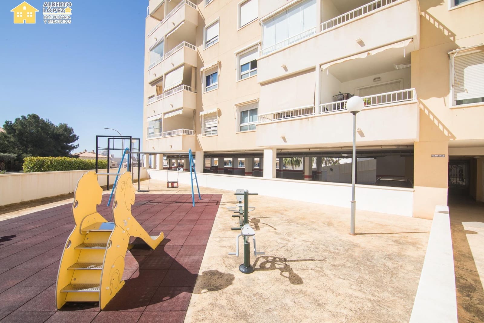 3 bedroom Flat for sale in Santa Pola with pool - € 268,000 (Ref: 9599644)