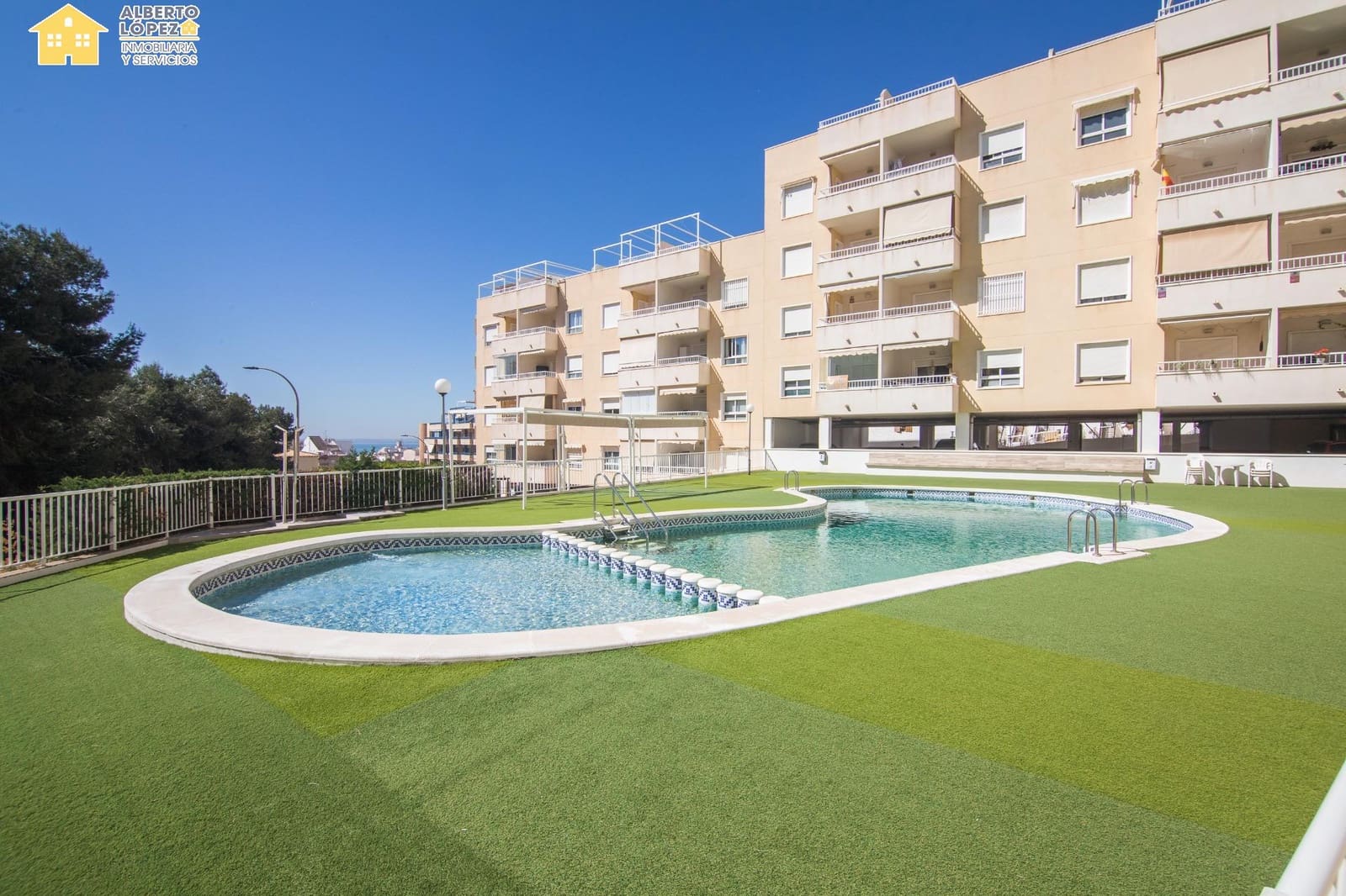 3 bedroom Flat for sale in Santa Pola with pool - € 268,000 (Ref: 9599644)